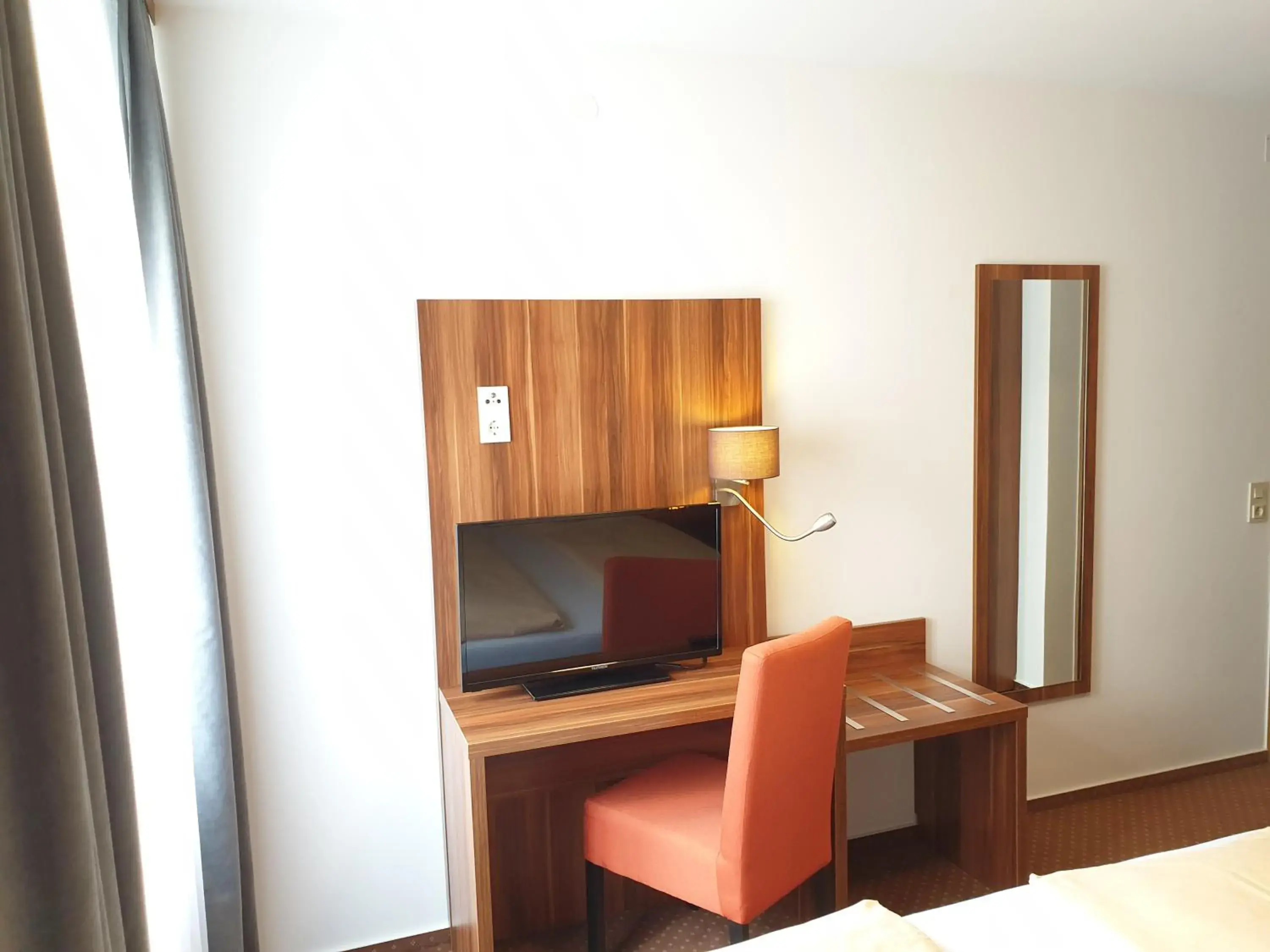 TV/Entertainment Center in Kirchberg Hotel garni