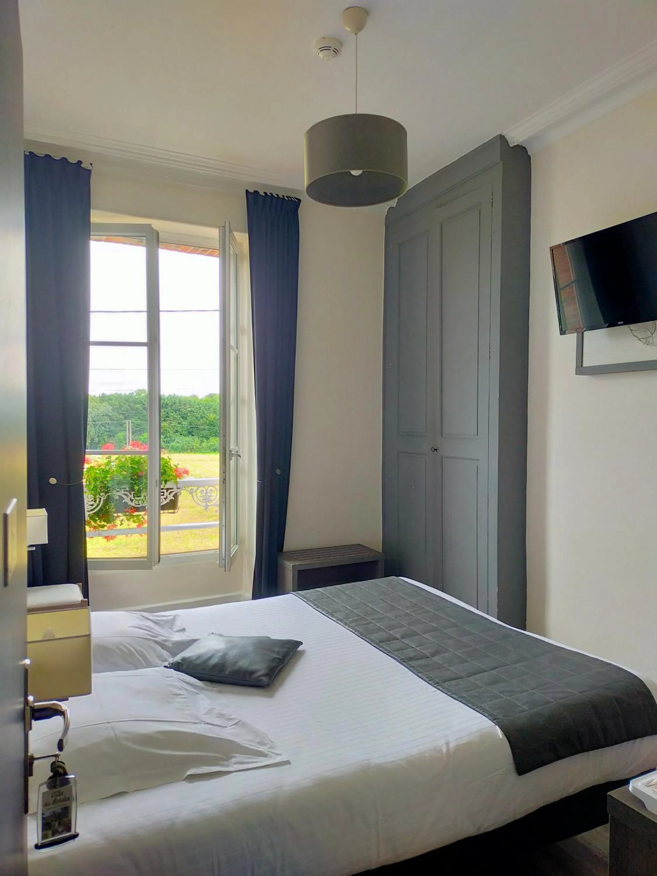 Logis Hotels Restaurants- Villa des Bordes