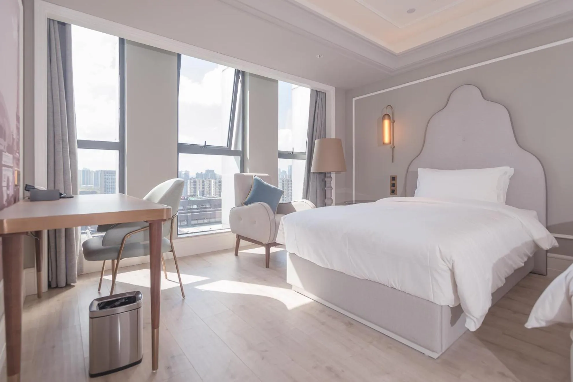 Bed in Mercure Hotel Hangzhou East Railway Station