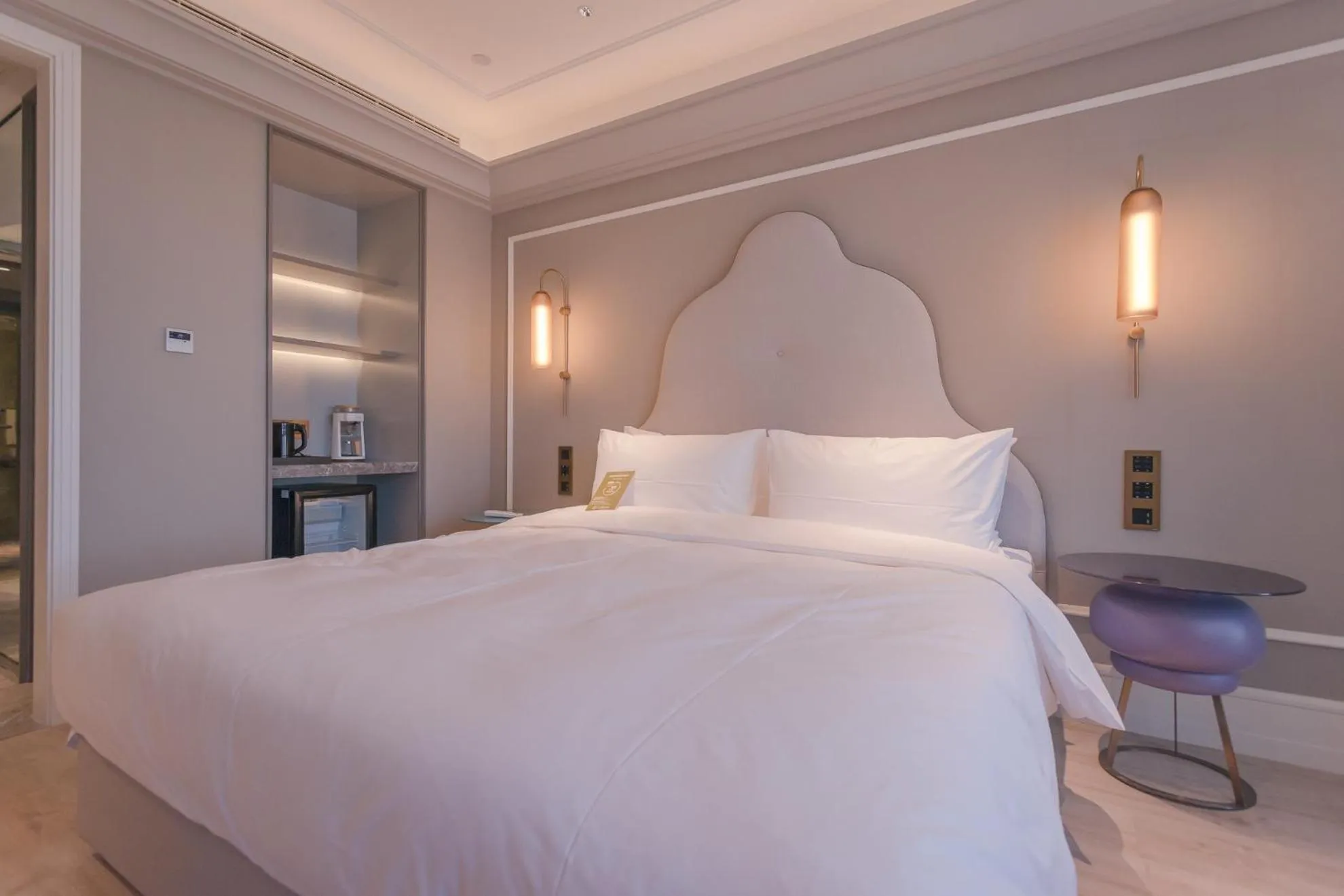 Bed in Mercure Hotel Hangzhou East Railway Station