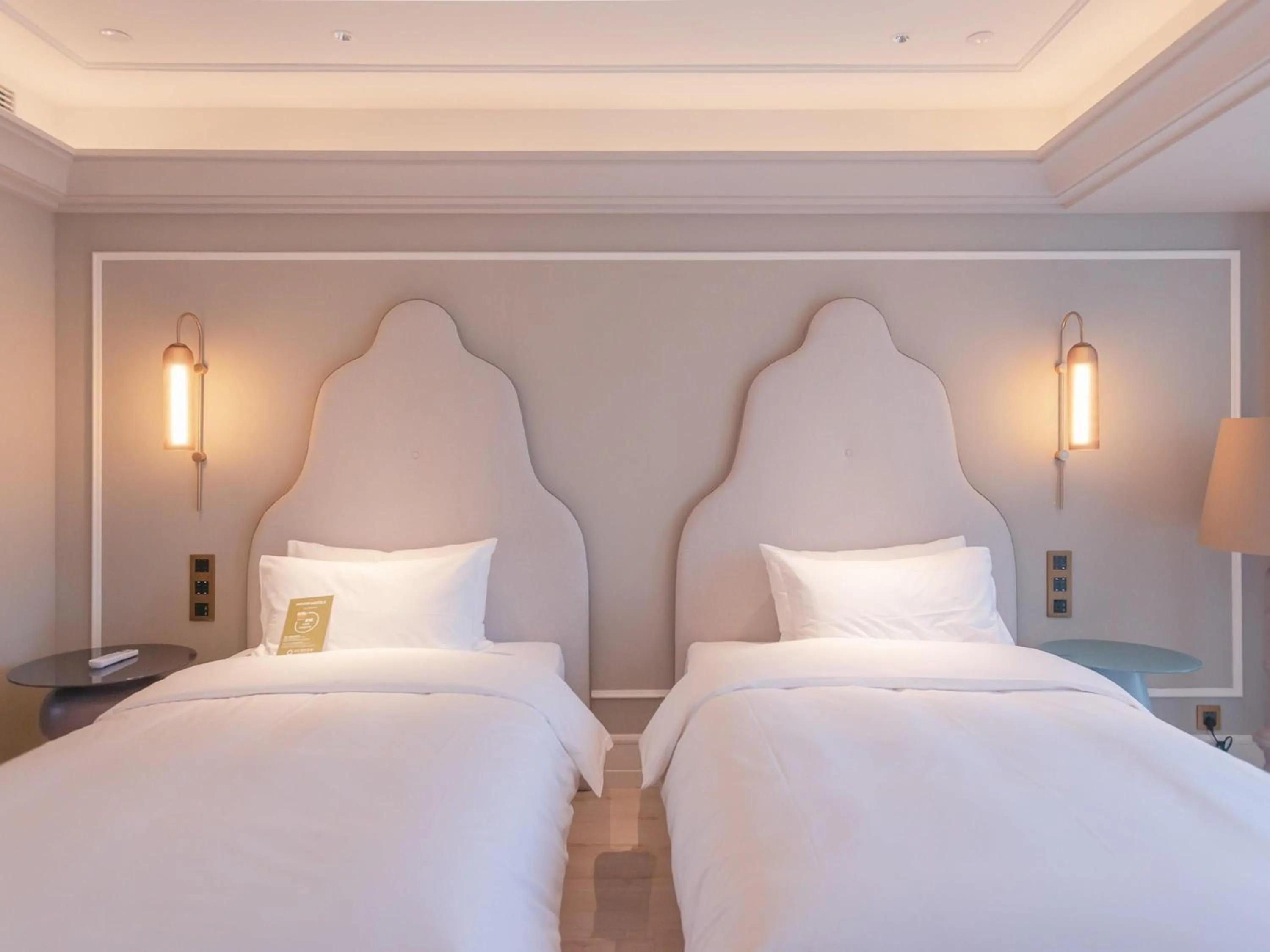 Bedroom, Bed in Mercure Hotel Hangzhou East Railway Station