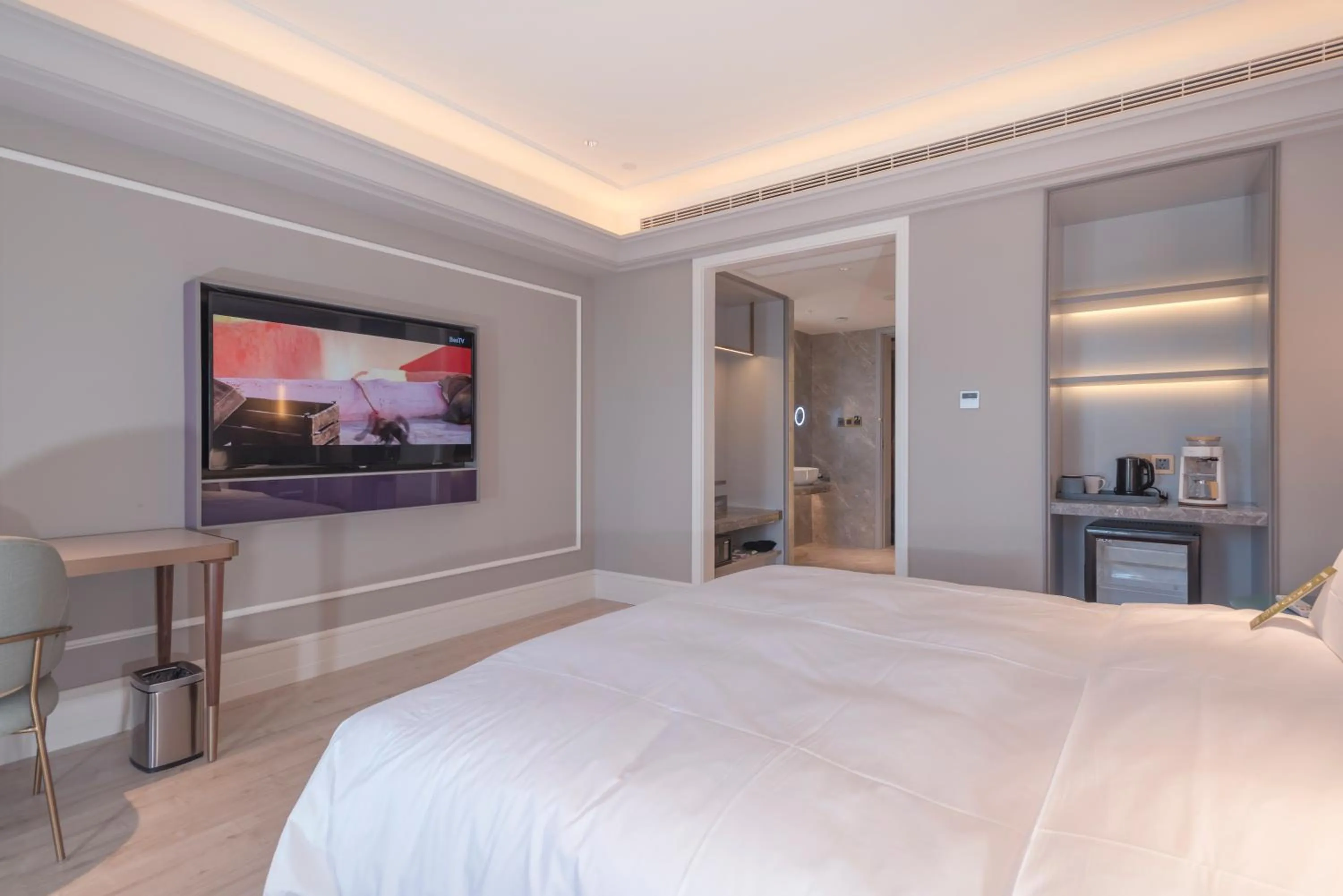 Bed in Mercure Hotel Hangzhou East Railway Station