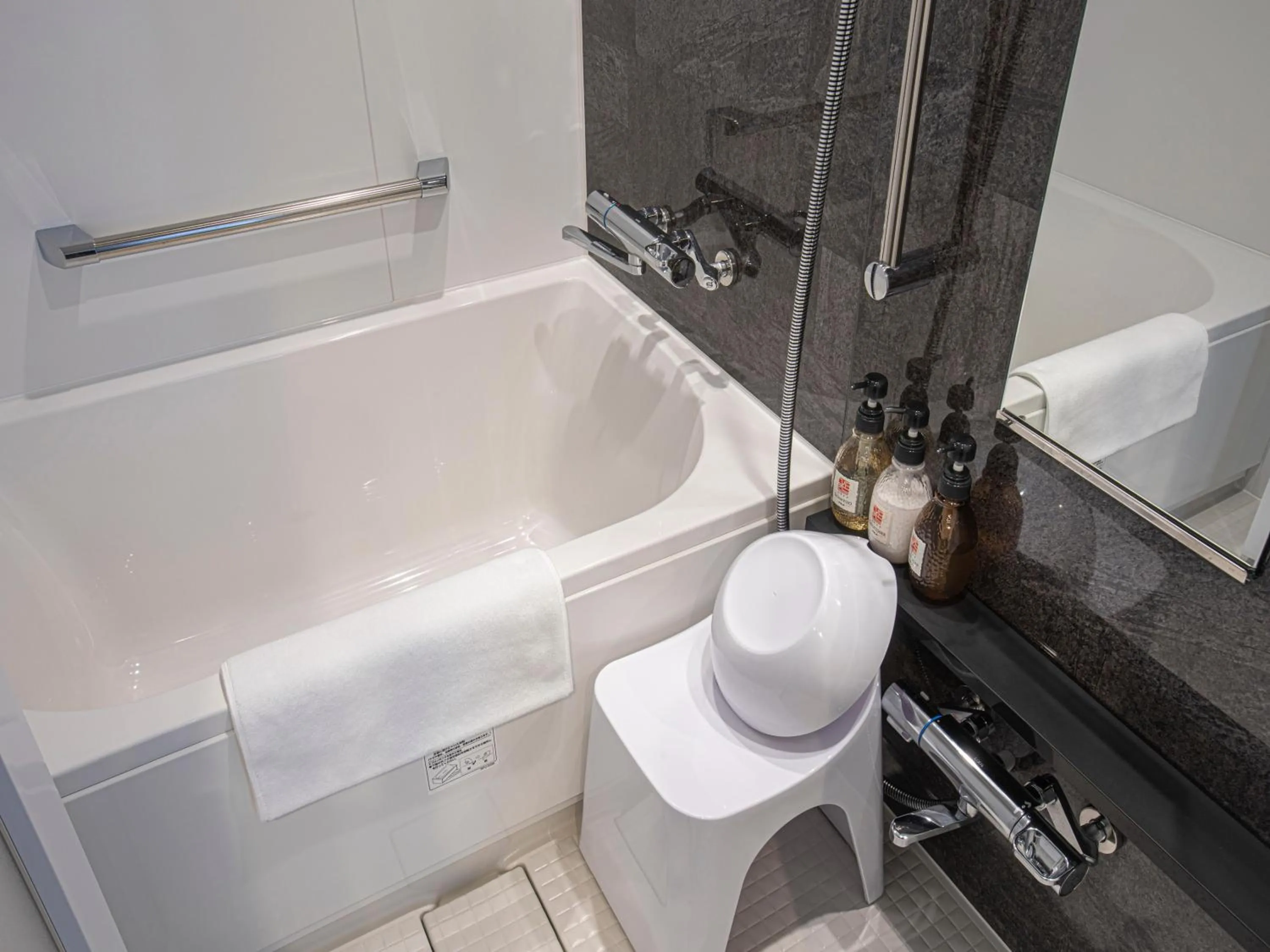 Shower in Hotel Torifito Hakata Gion