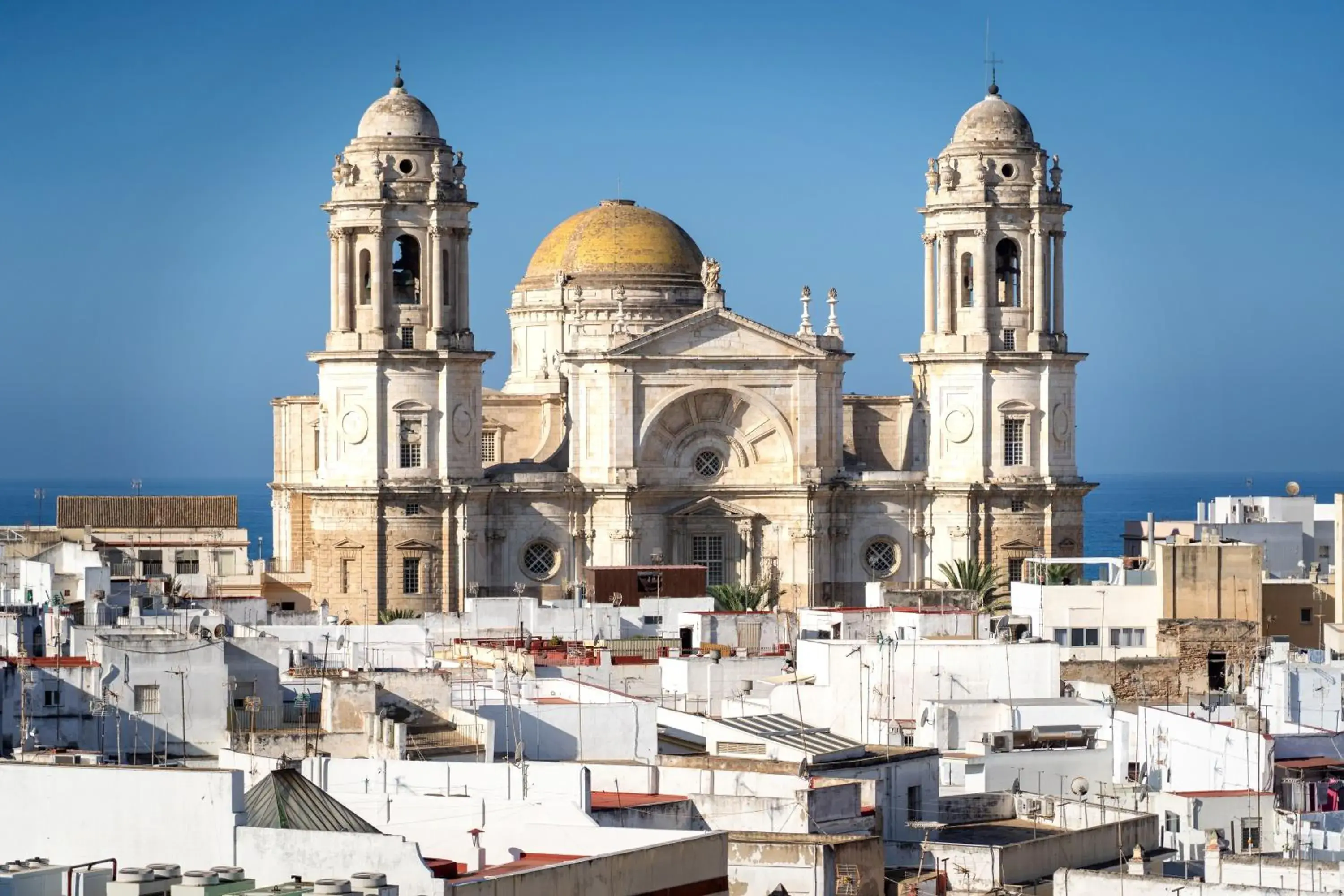 City view in Plaza Mina Suites - Adults Recommended by Luxury Suites Cadiz City view in Plaza Mina Suites - Adults Recommended by Luxury Suites Cadiz