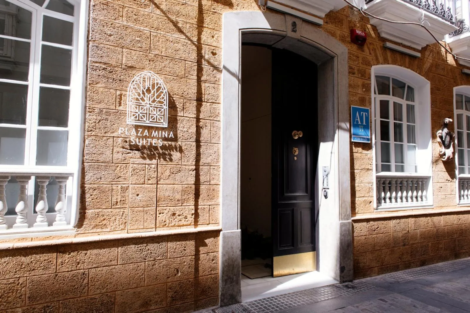 Facade/entrance in Plaza Mina Suites - Adults Recommended by Luxury Suites Cadiz