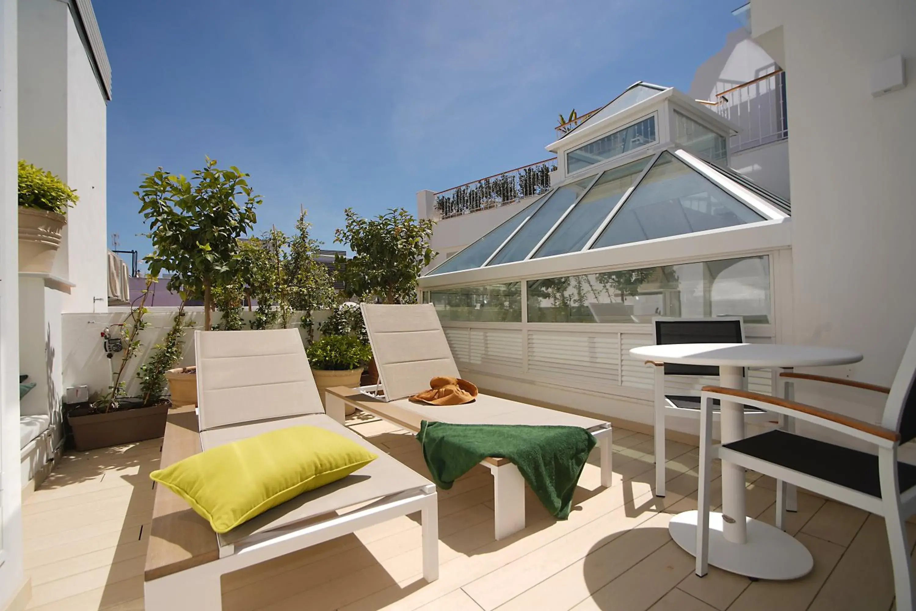 Deluxe Penthouse in Plaza Mina Suites - Adults Recommended by Luxury Suites Cadiz Deluxe Penthouse in Plaza Mina Suites - Adults Recommended by Luxury Suites Cadiz