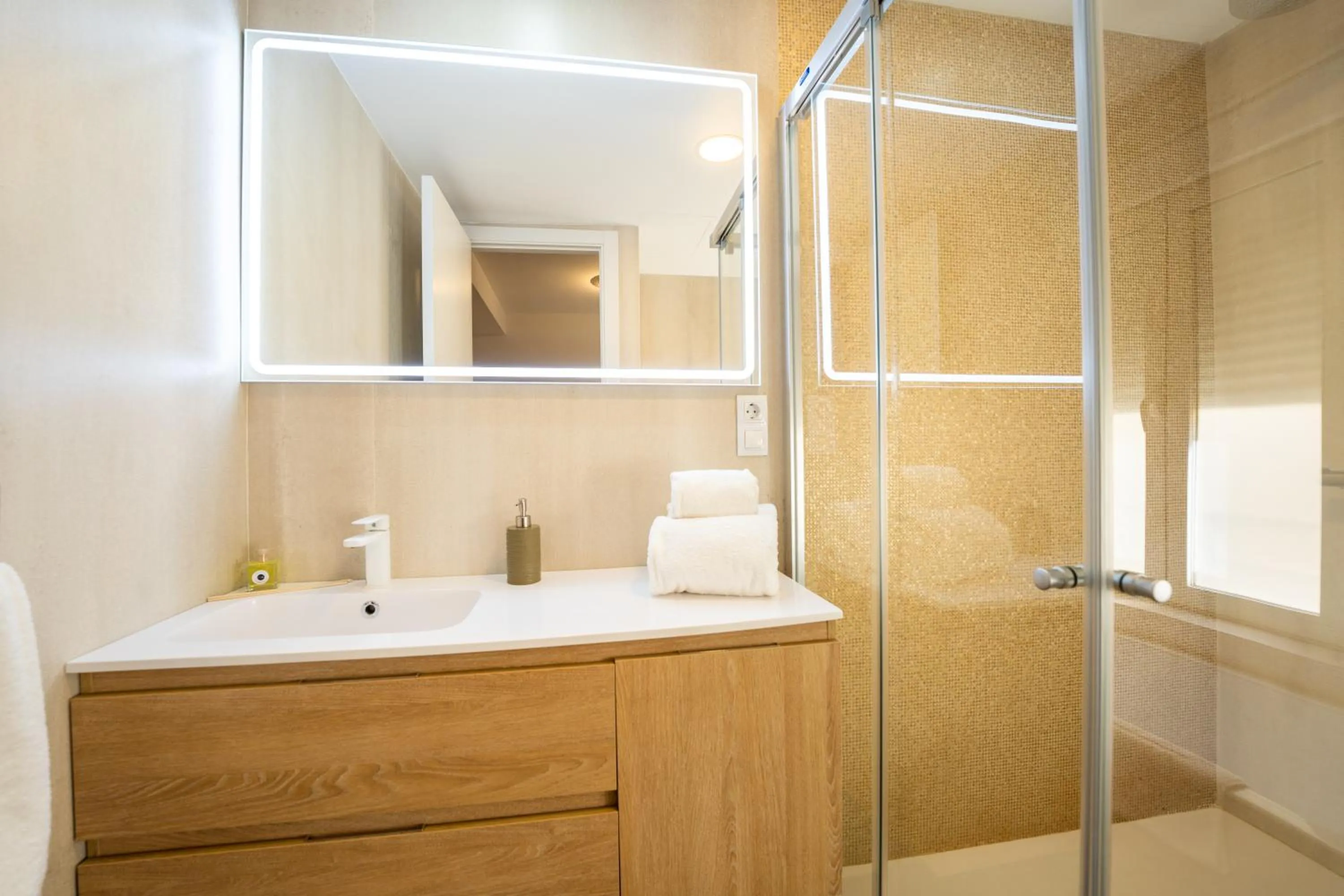Bathroom in Plaza Mina Suites - Adults Recommended by Luxury Suites Cadiz