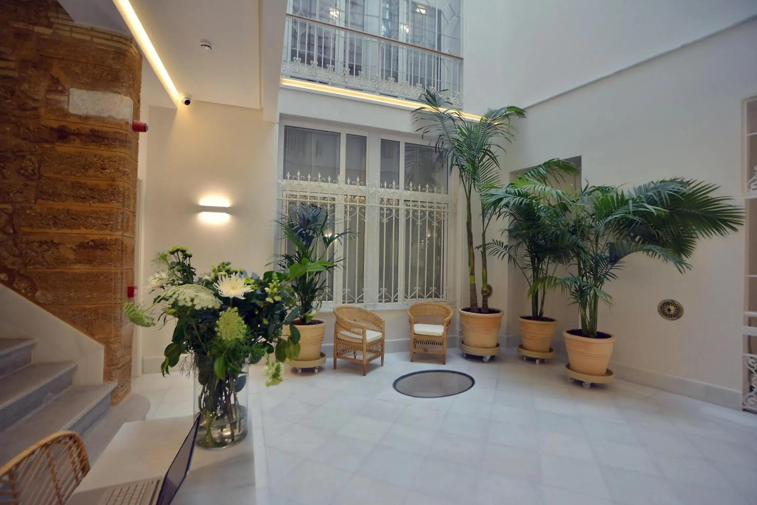 Lobby or reception in Plaza Mina Suites - Adults Recommended by Luxury Suites Cadiz Lobby or reception in Plaza Mina Suites - Adults Recommended by Luxury Suites Cadiz