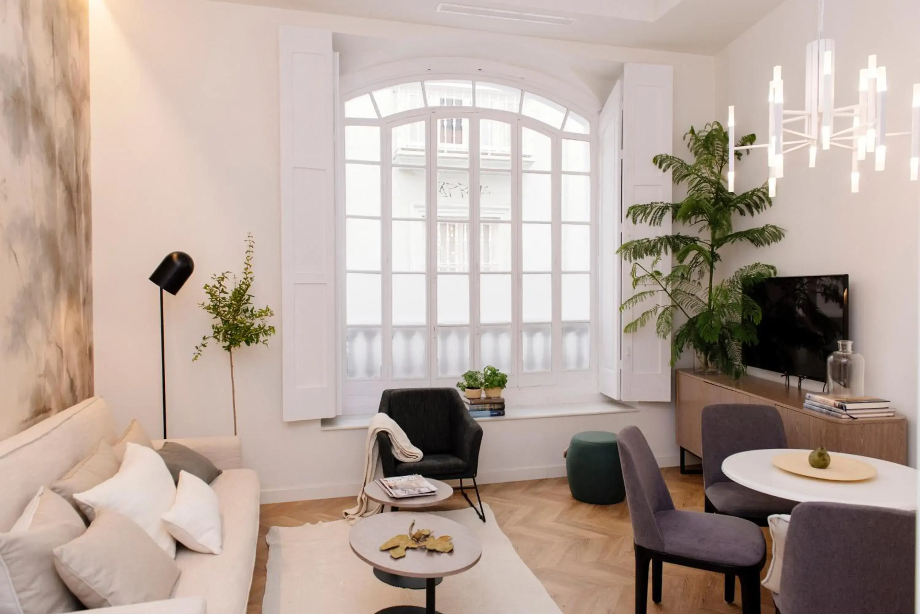 One-Bedroom Apartment - Ground Floor in Plaza Mina Suites - Adults Recommended by Luxury Suites Cadiz One-Bedroom Apartment - Ground Floor in Plaza Mina Suites - Adults Recommended by Luxury Suites Cadiz