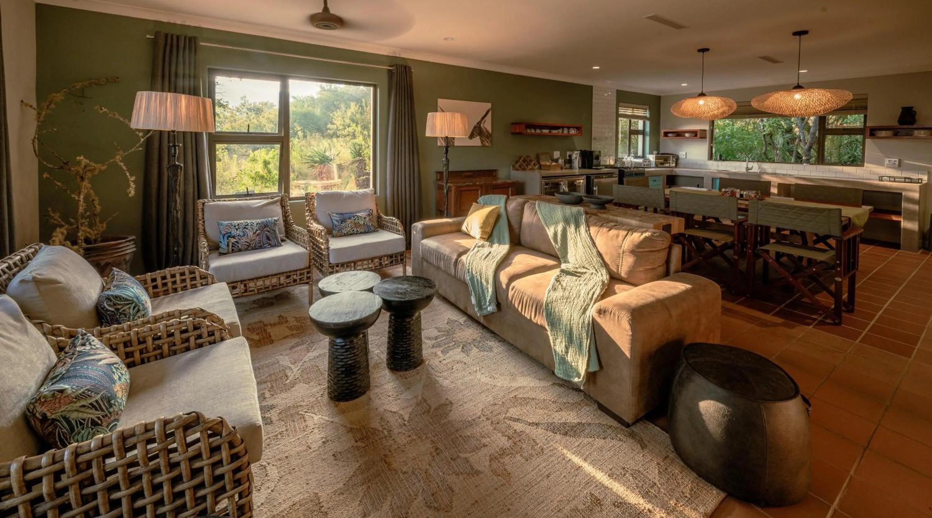 Living room in Valley Lodge - Babanango Game Reserve