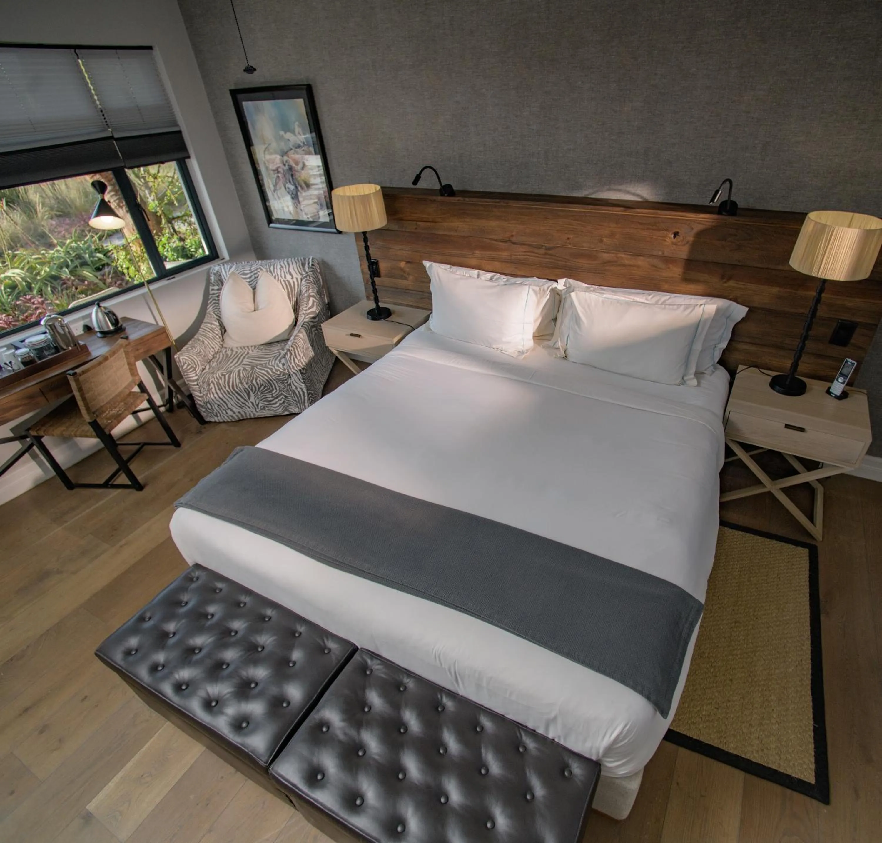 Bedroom, Bed in Valley Lodge - Babanango Game Reserve