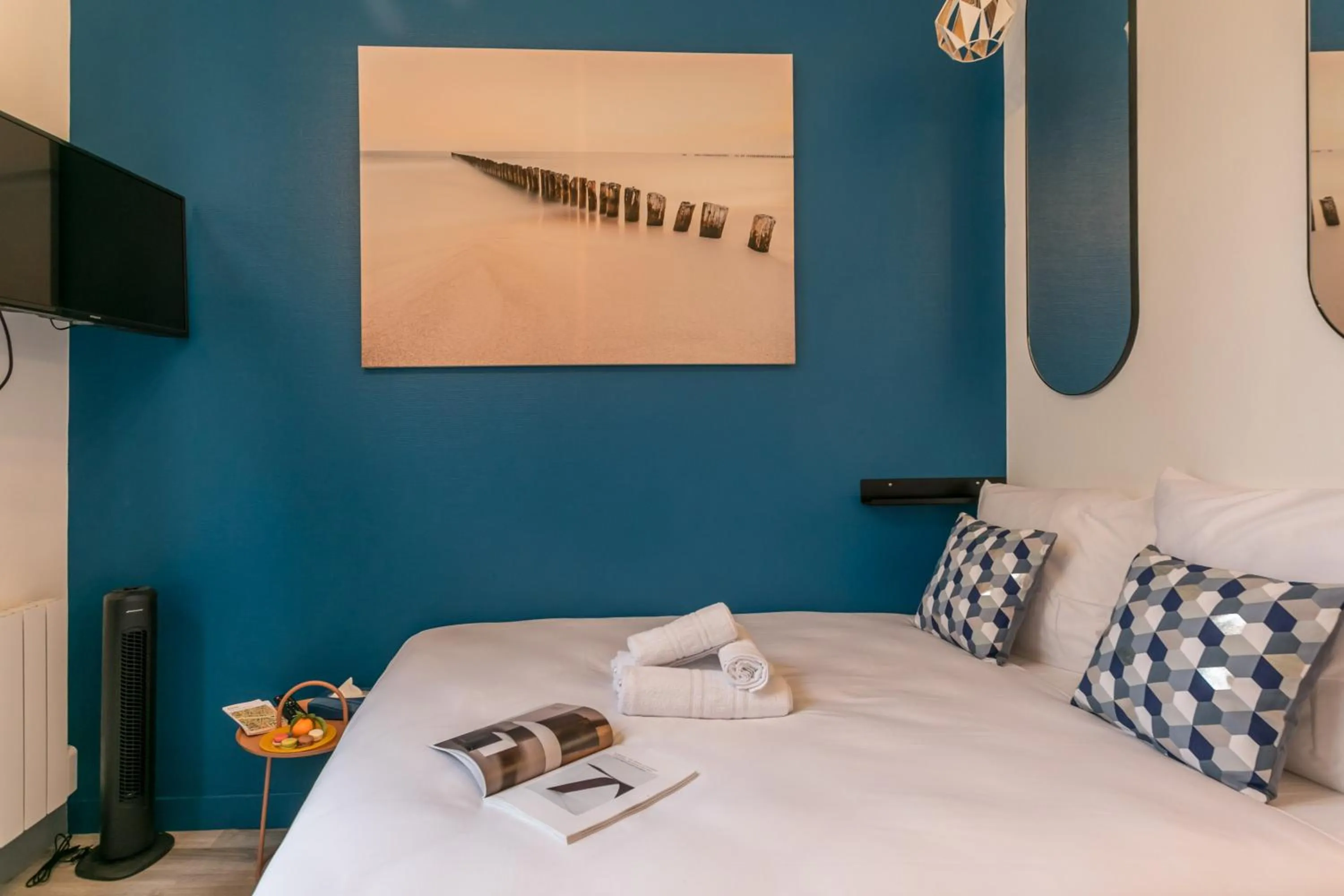 Bedroom, Bed in WS Tour Eiffel - Saint-Charles