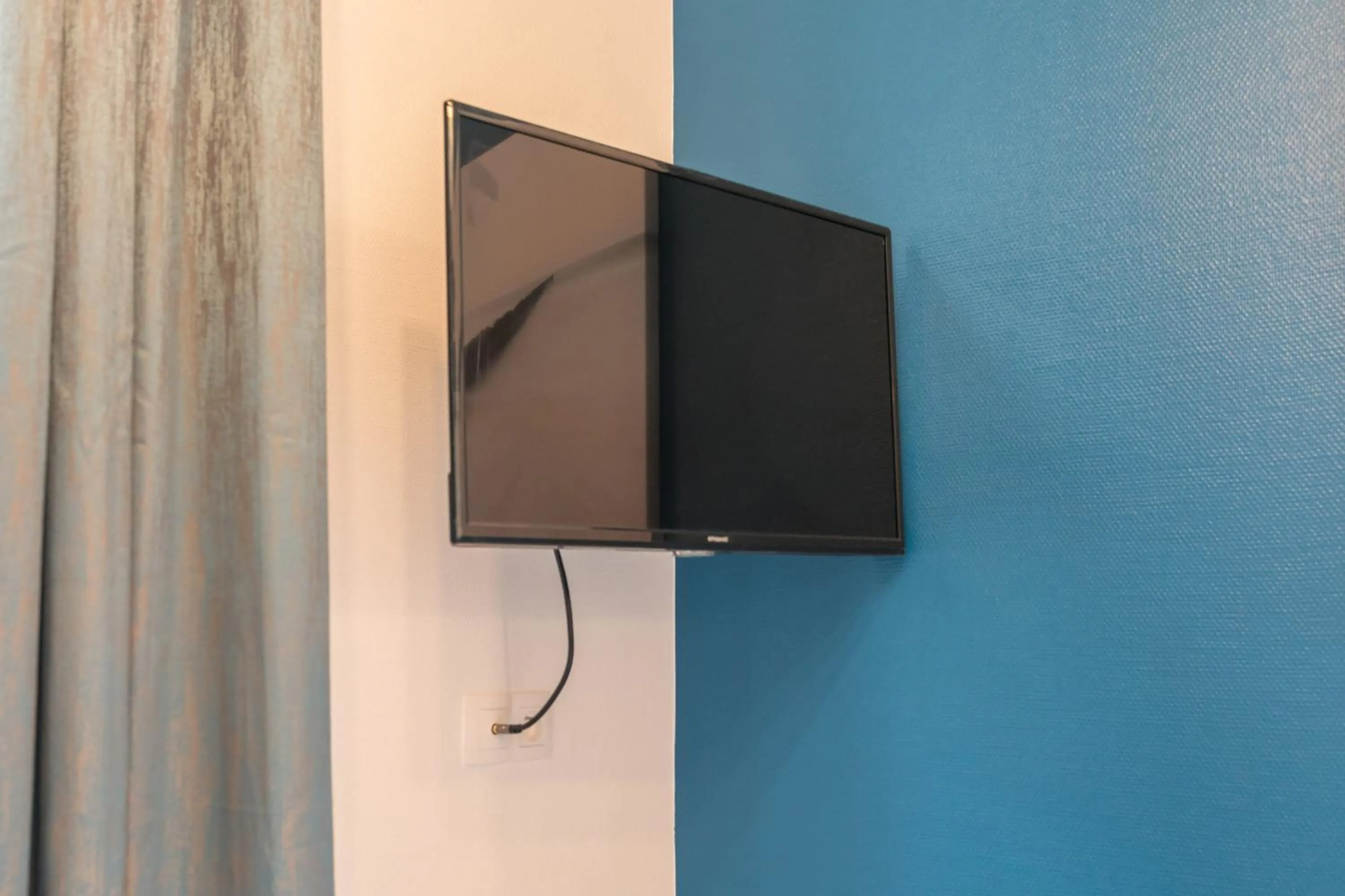 TV and multimedia in WS Tour Eiffel - Saint-Charles