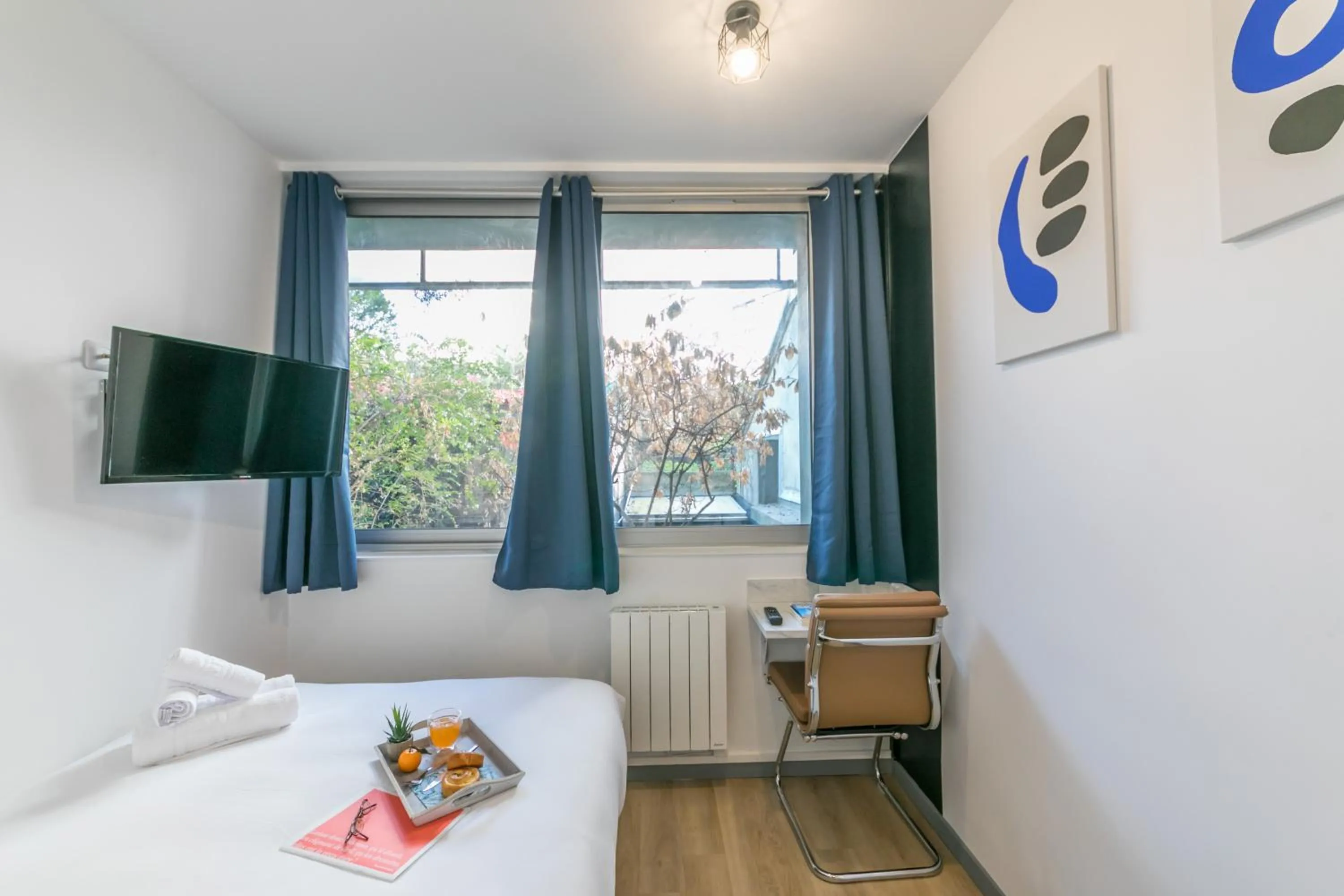 Bedroom, Bed in WS Tour Eiffel - Saint-Charles