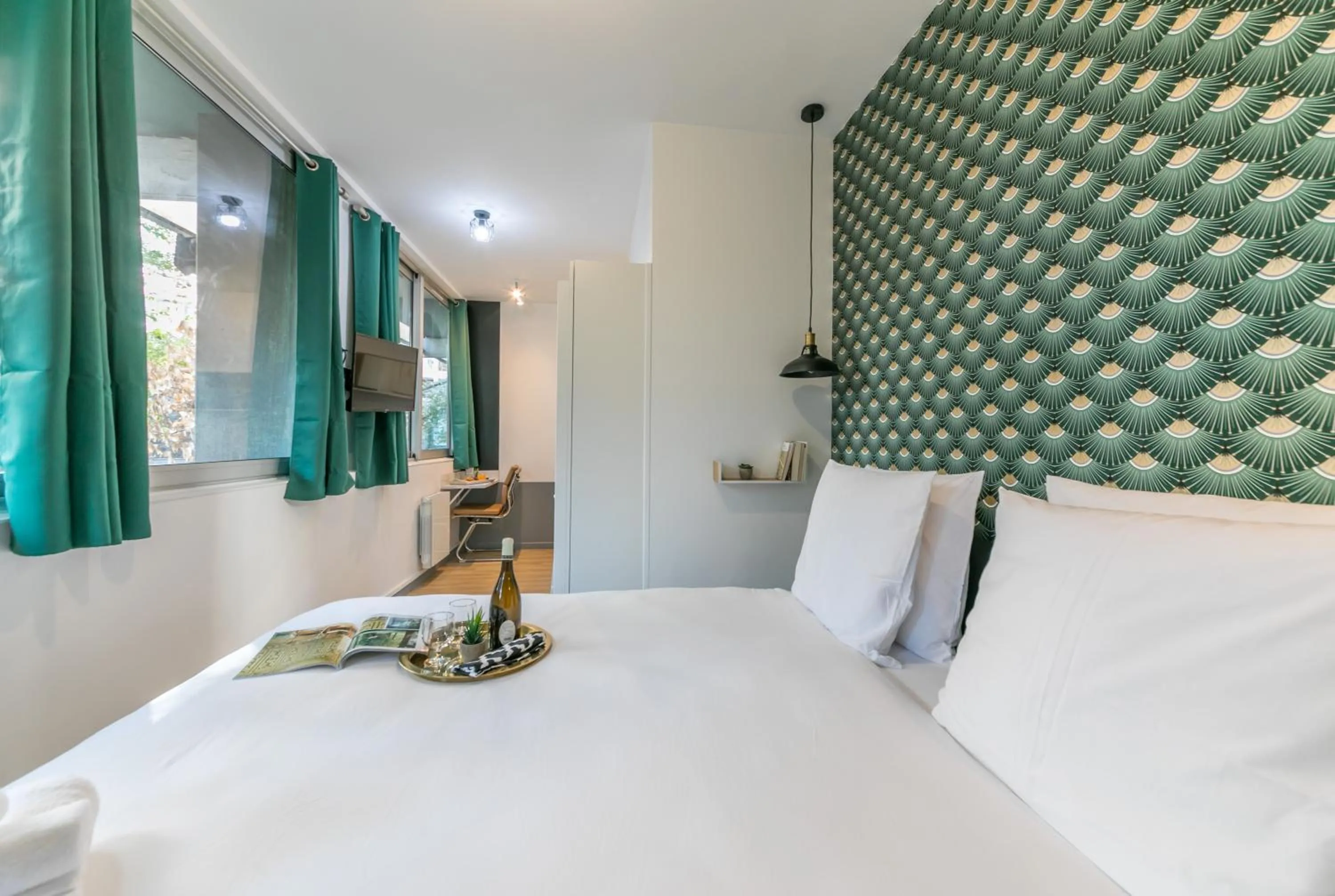 Photo of the whole room, Bed in WS Tour Eiffel - Saint-Charles