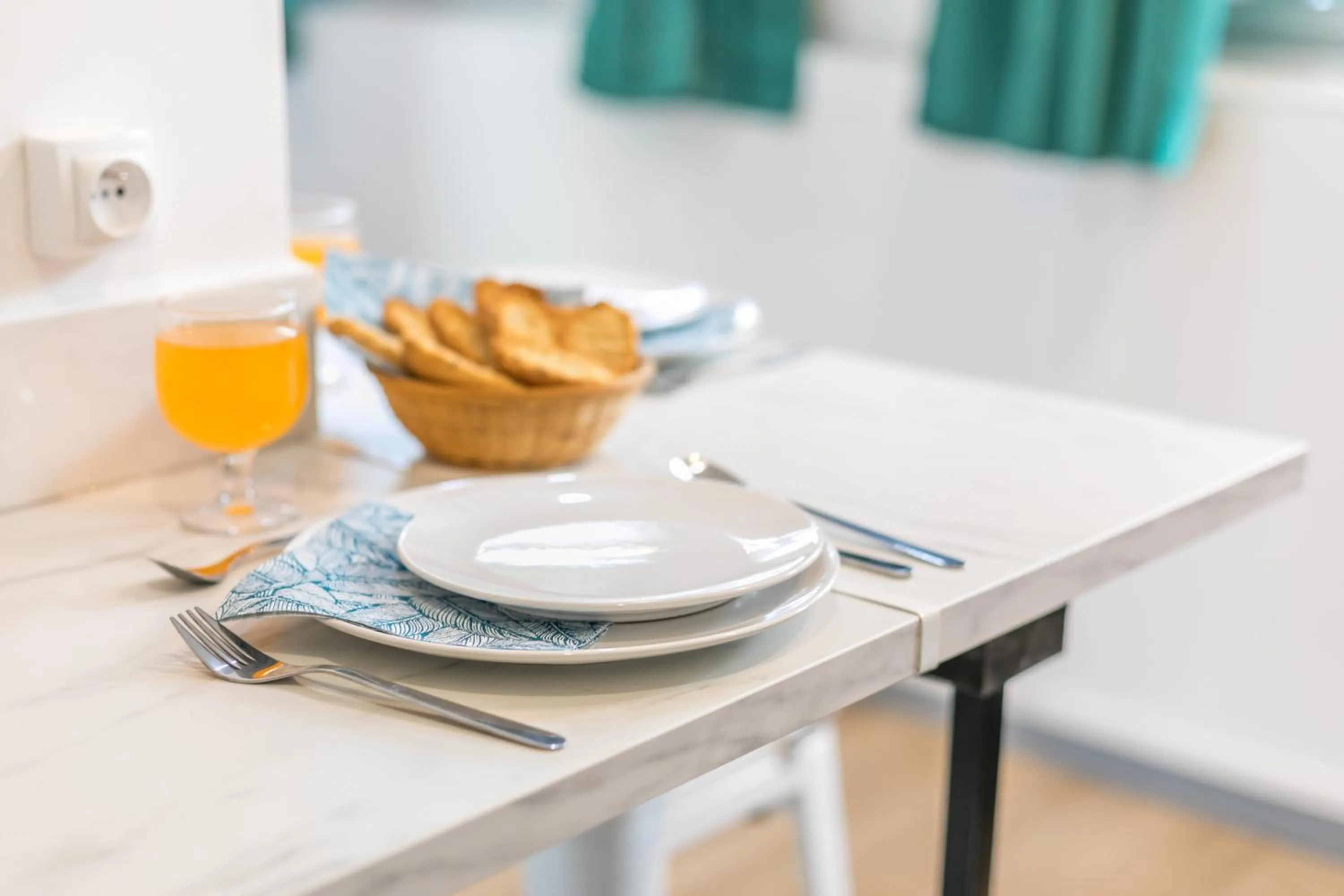 Dining area in WS Tour Eiffel - Saint-Charles