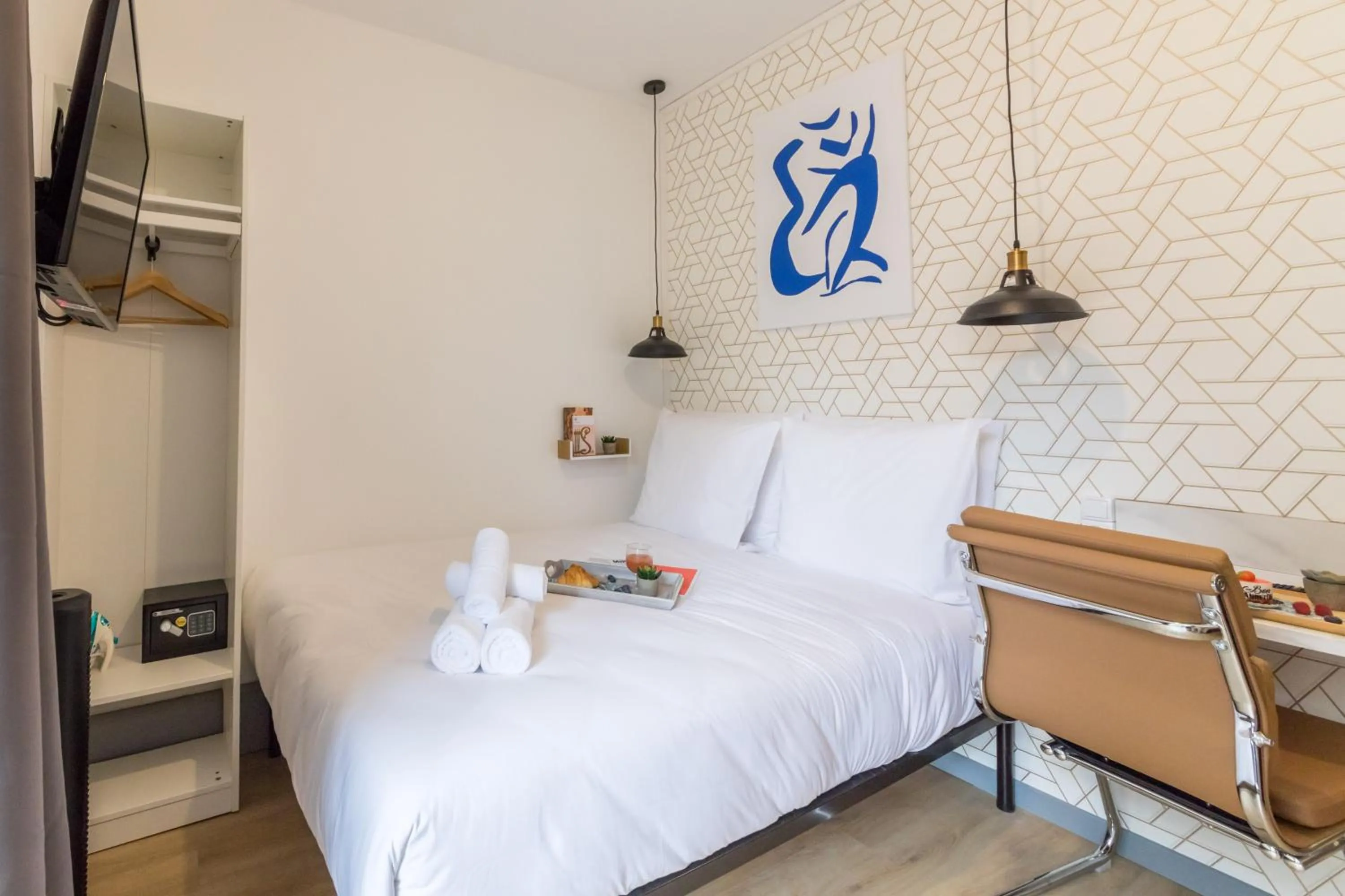 Bedroom, Bed in WS Tour Eiffel - Saint-Charles