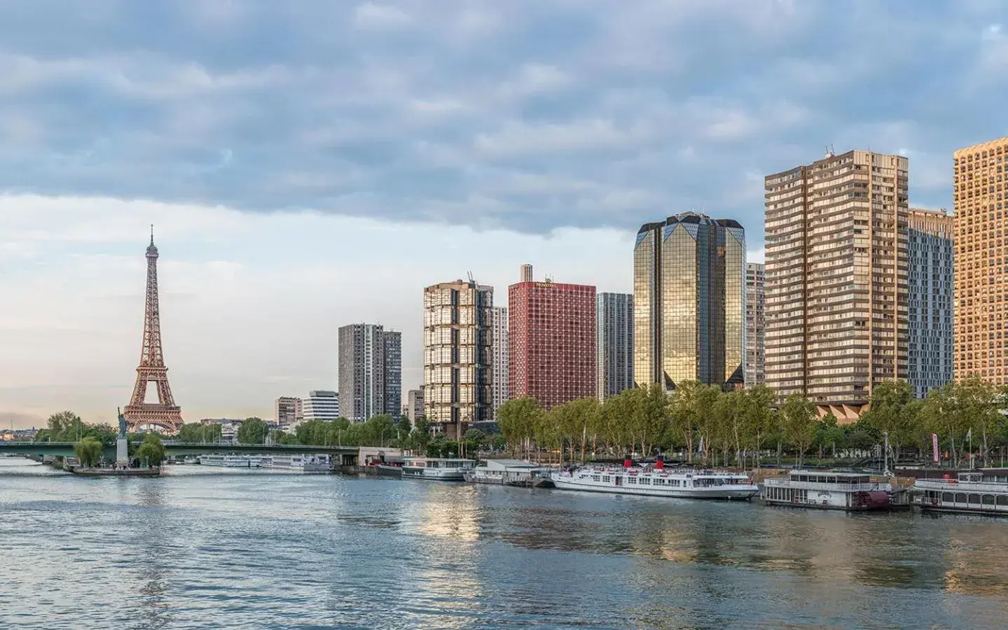 WS Tour Eiffel - Saint-Charles WS Tour Eiffel - Saint-Charles