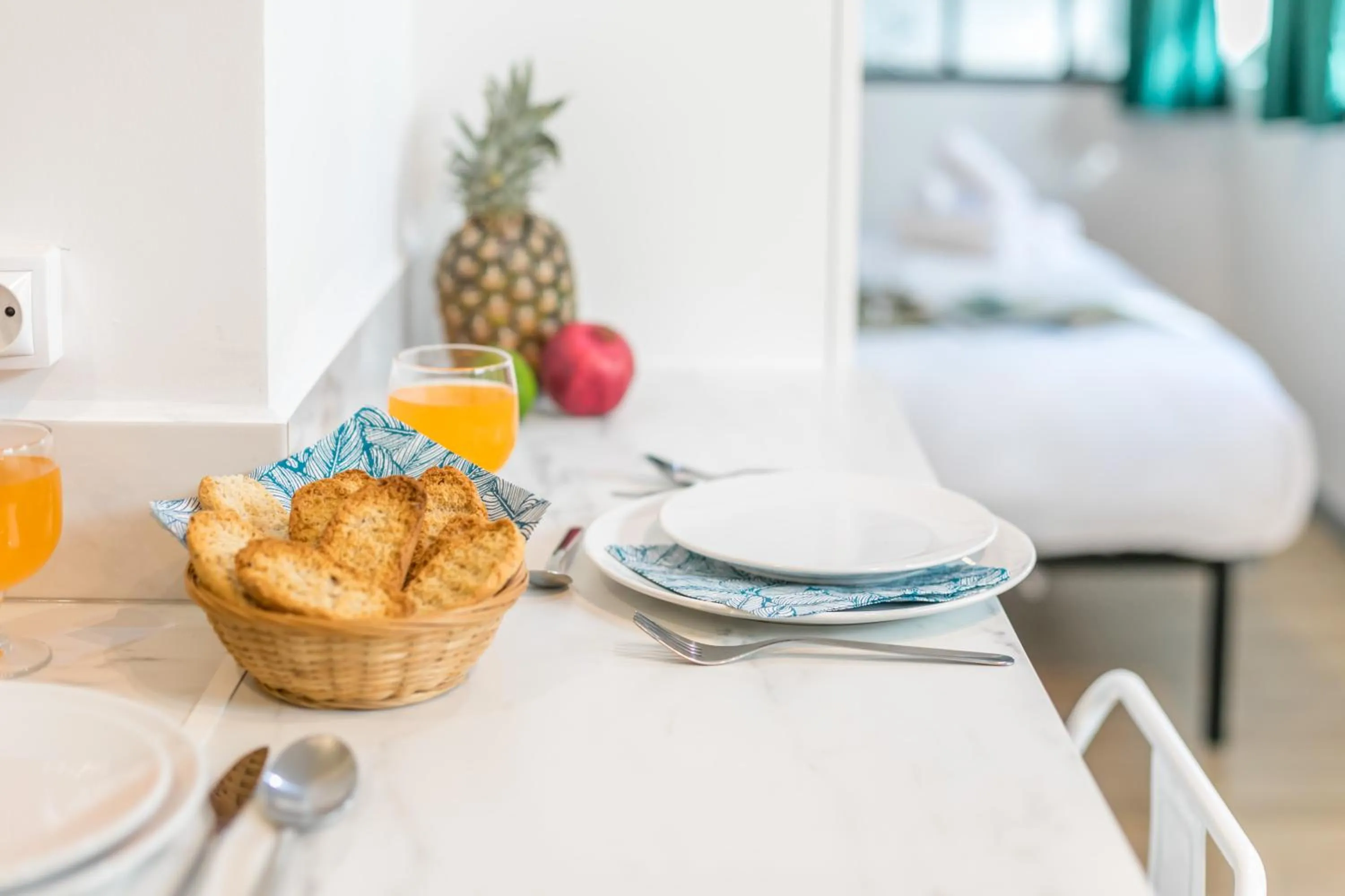 Continental breakfast in WS Tour Eiffel - Saint-Charles