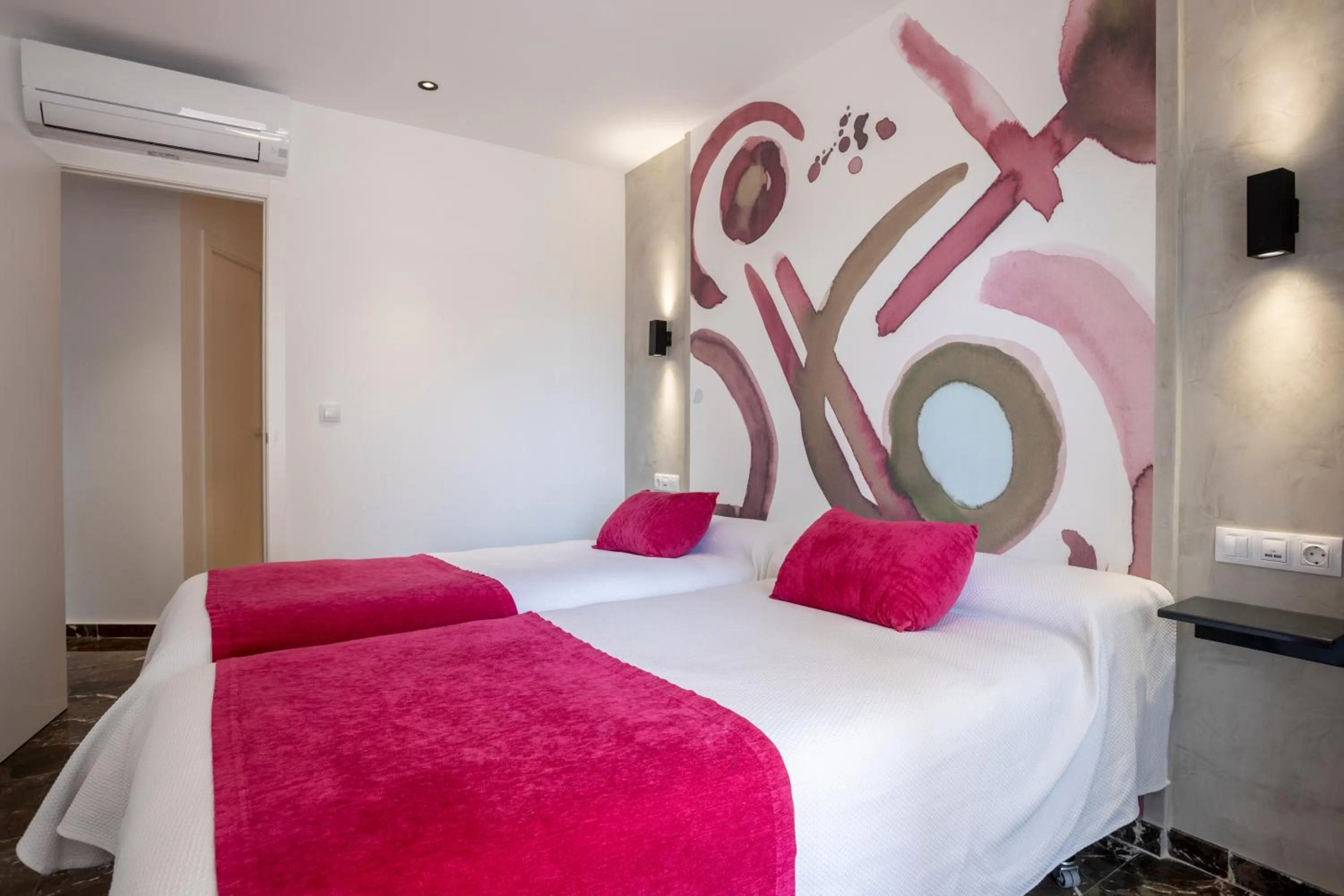 Bedroom, Bed in Apartamentos San Jaime Center Suites