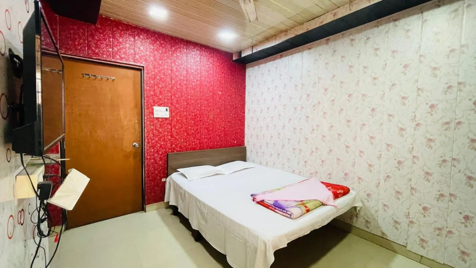 Bed in Kaas Hill Resort