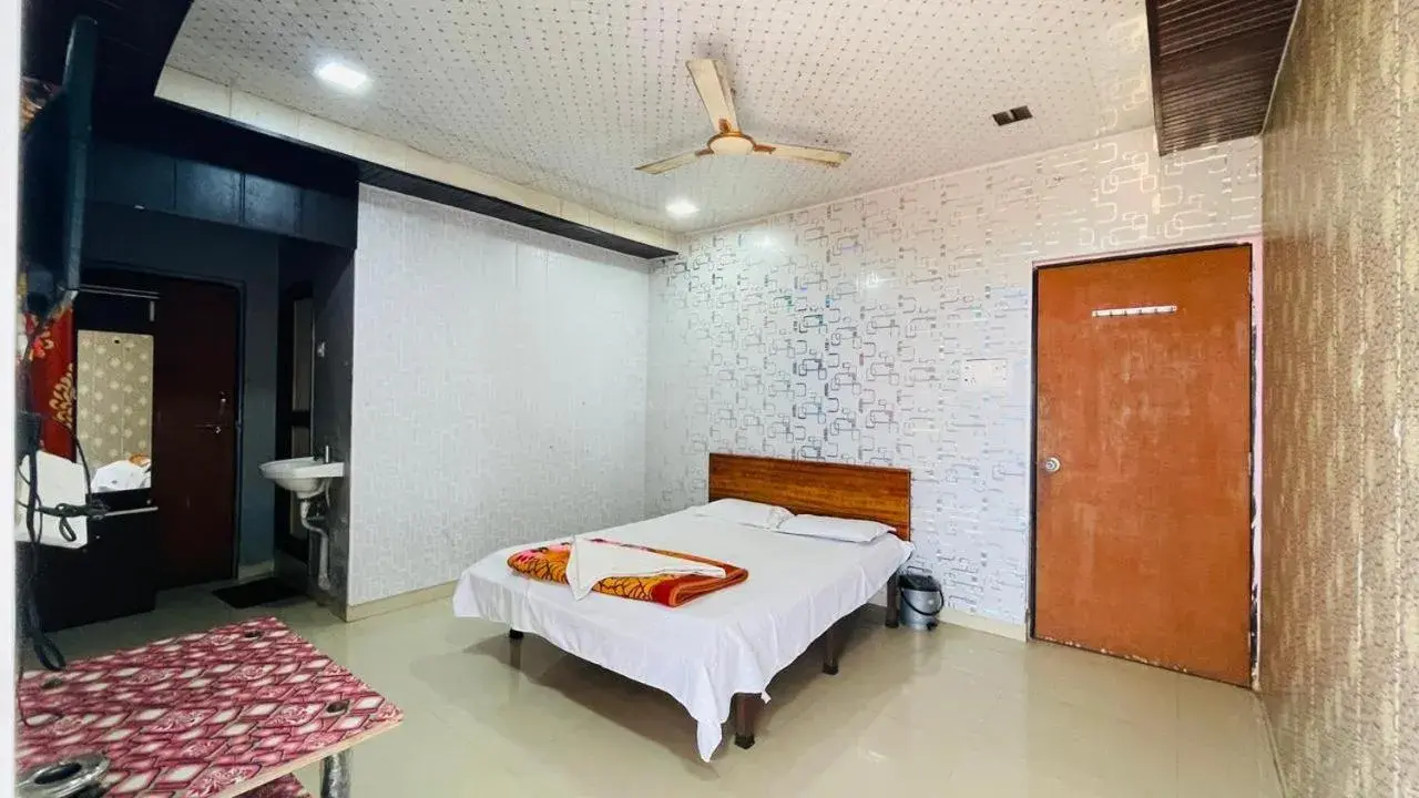 Bed in Vamoose Kaas Hill Resort Bed in Vamoose Kaas Hill Resort