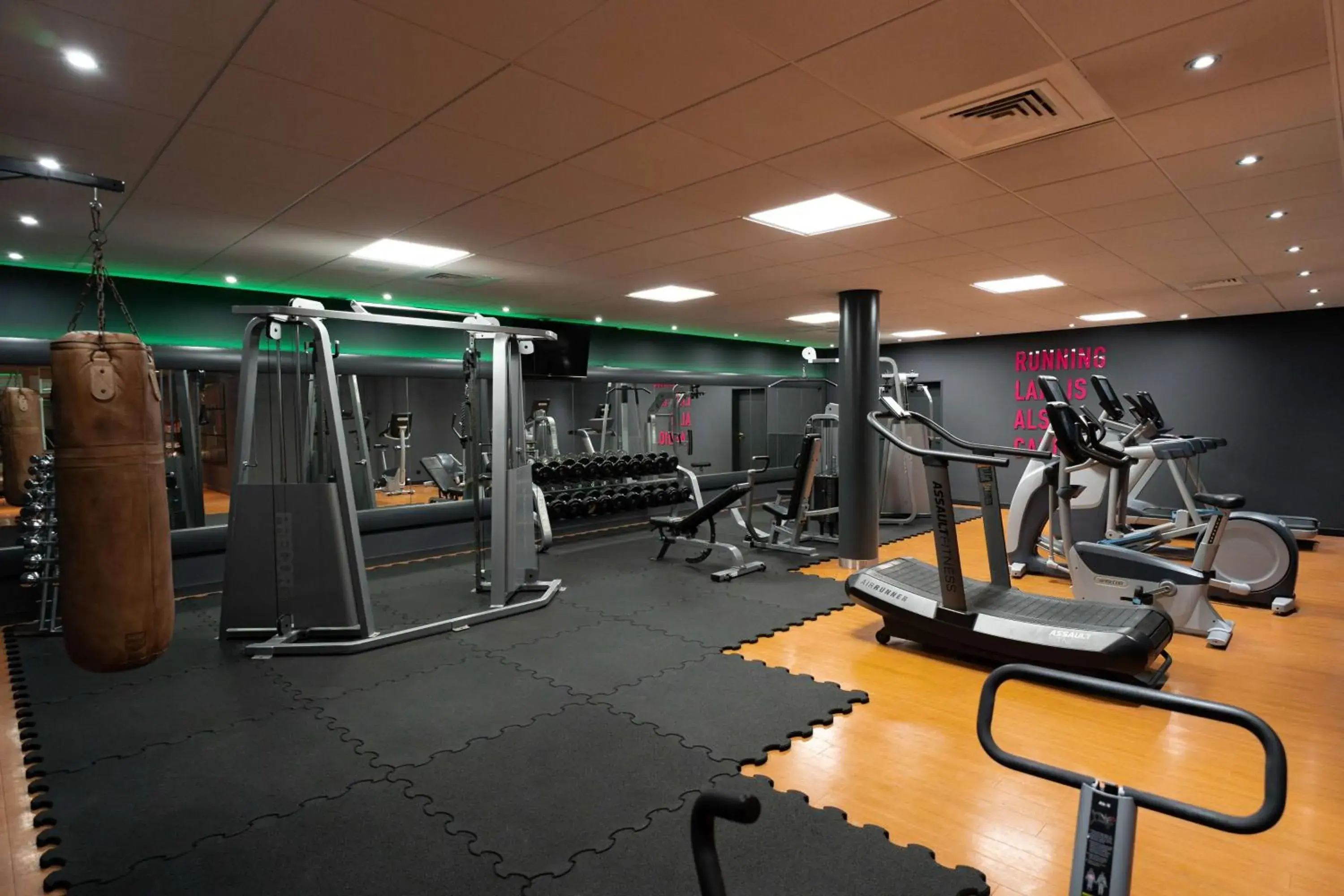 Fitness centre/facilities in Radisson Blu Hotel Dortmund Fitness centre/facilities in Radisson Blu Hotel Dortmund