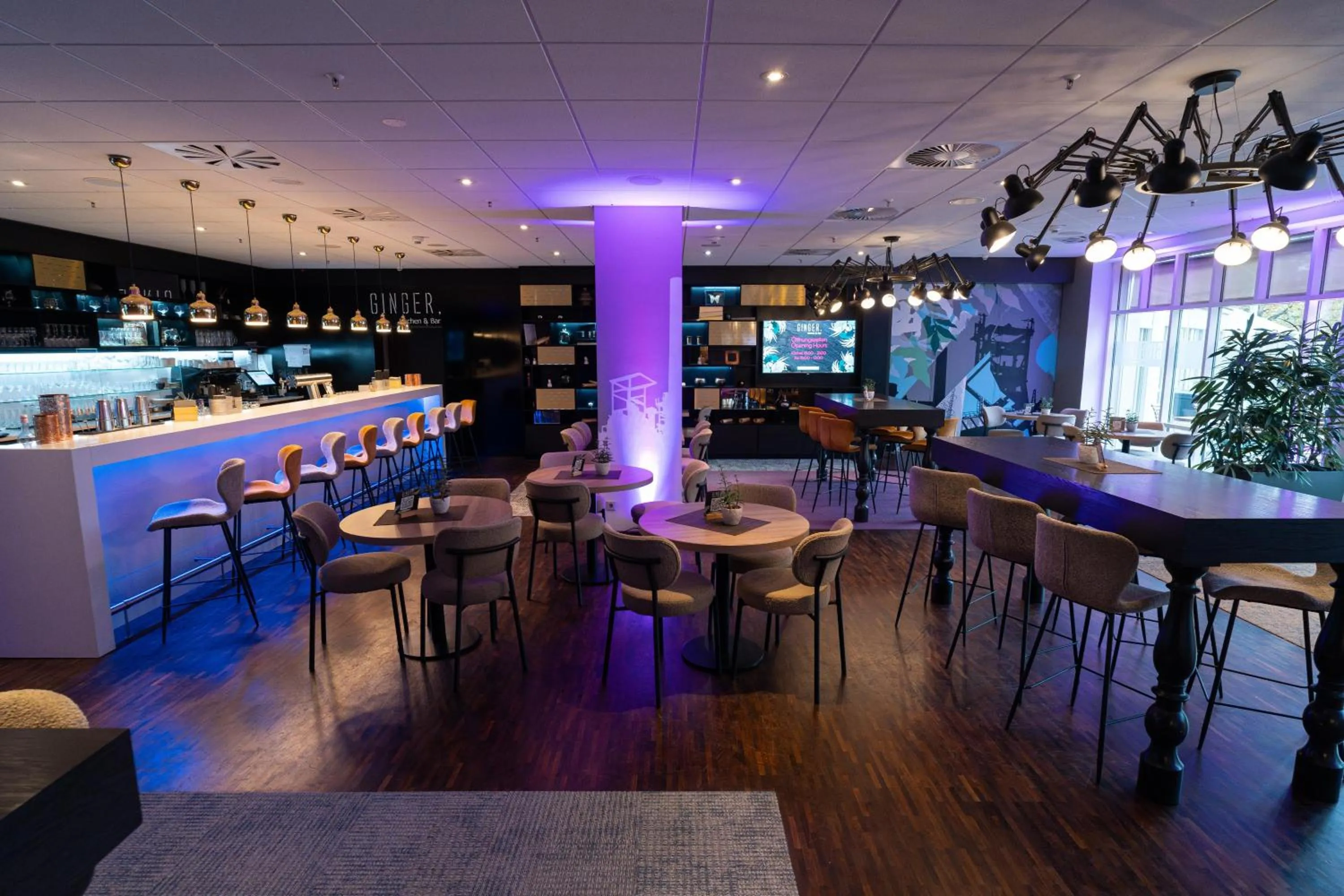 Lounge or bar in Radisson Blu Hotel Dortmund