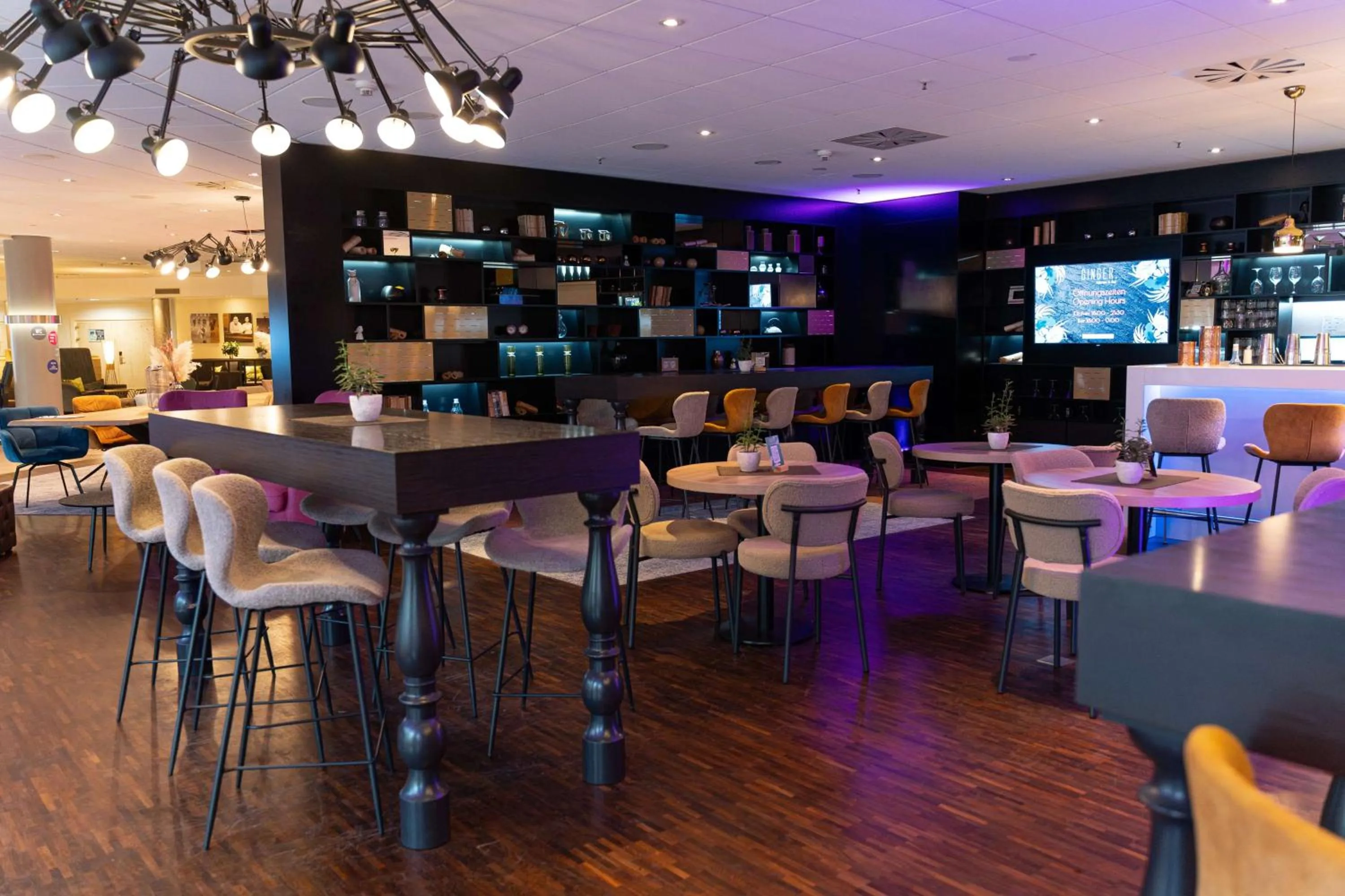 Lounge or bar in Radisson Blu Hotel Dortmund