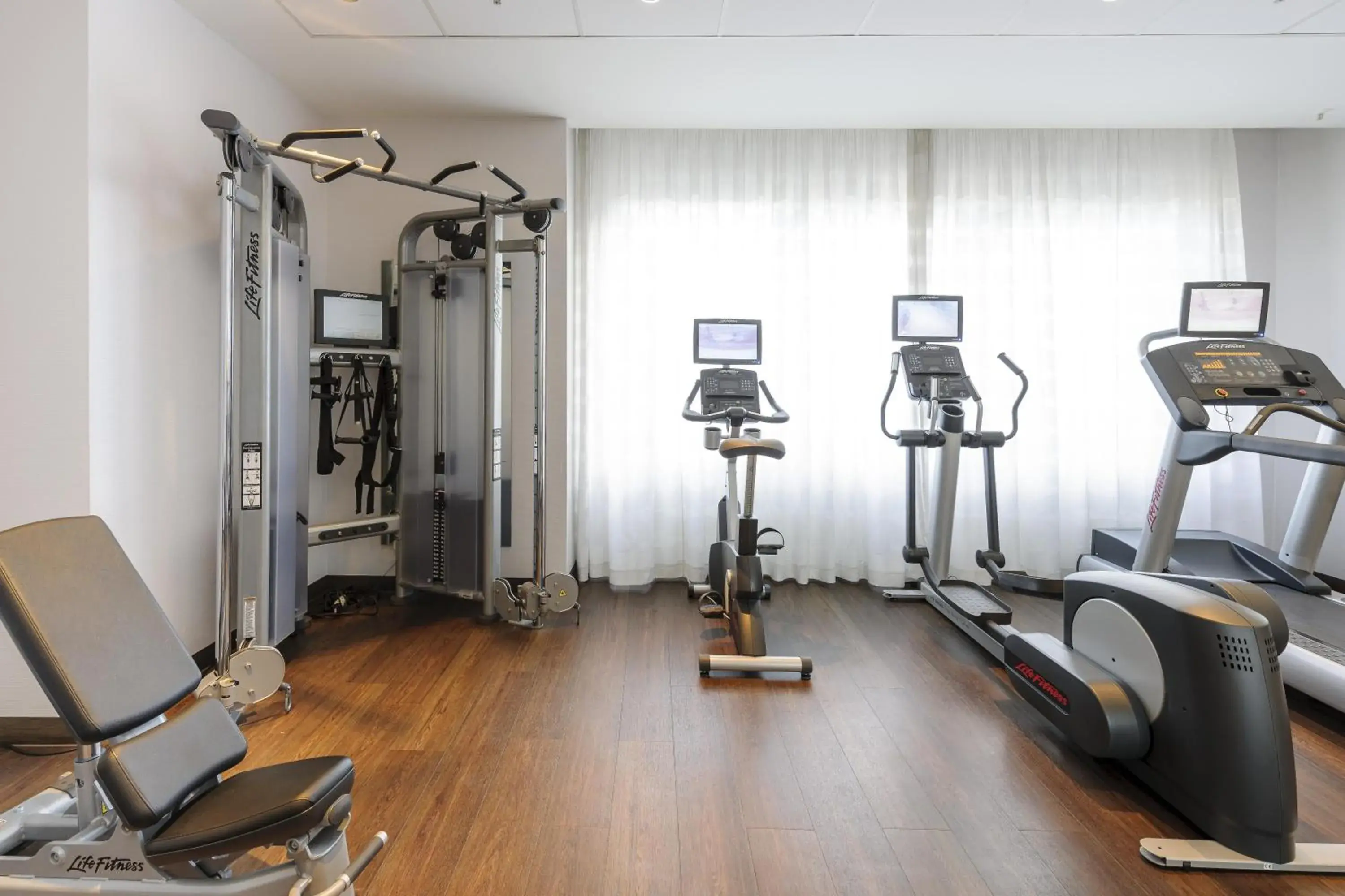Fitness centre/facilities in Mercure Hotel Bochum City Fitness centre/facilities in Mercure Hotel Bochum City
