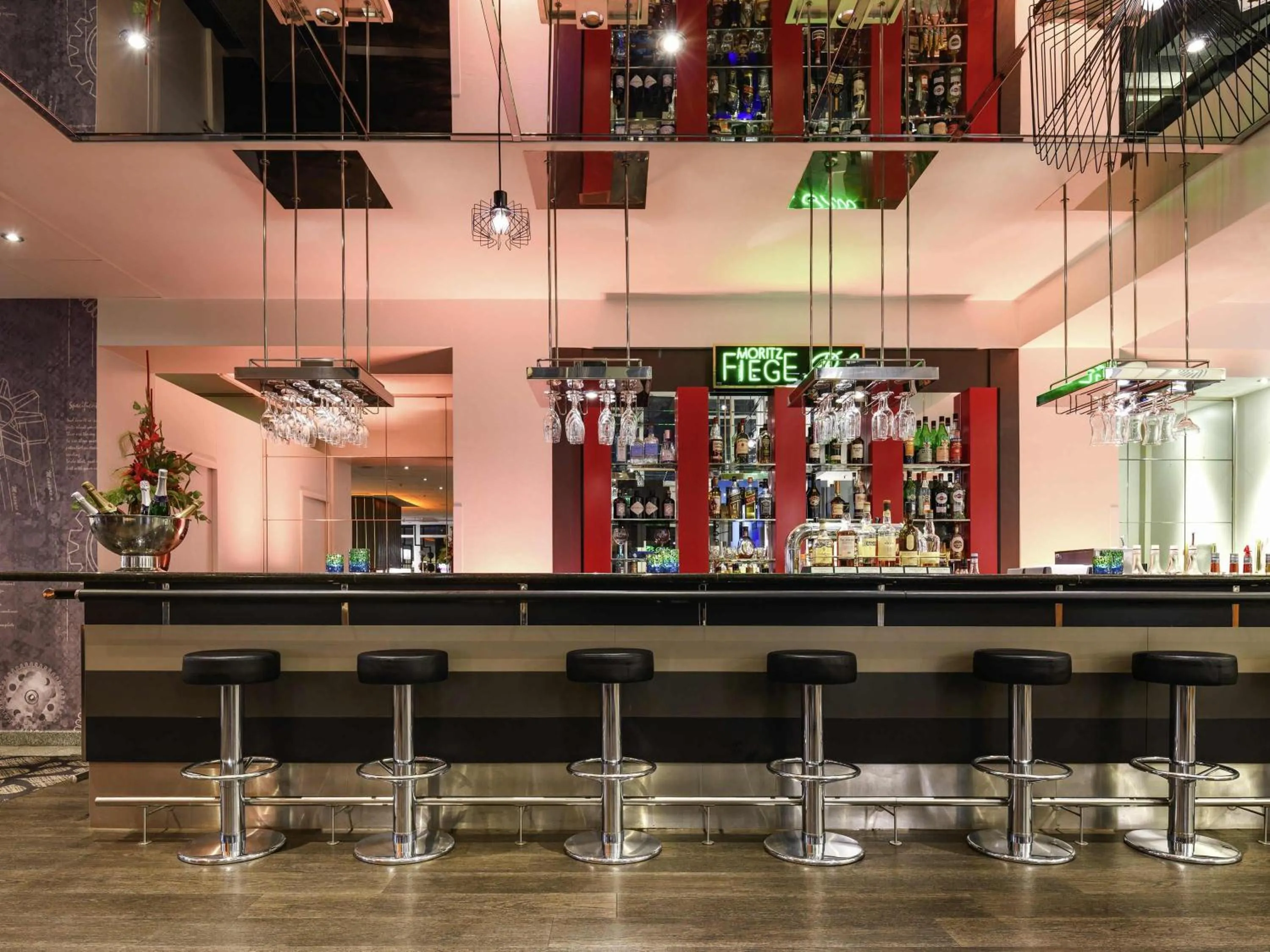 Lounge or bar in Mercure Hotel Bochum City