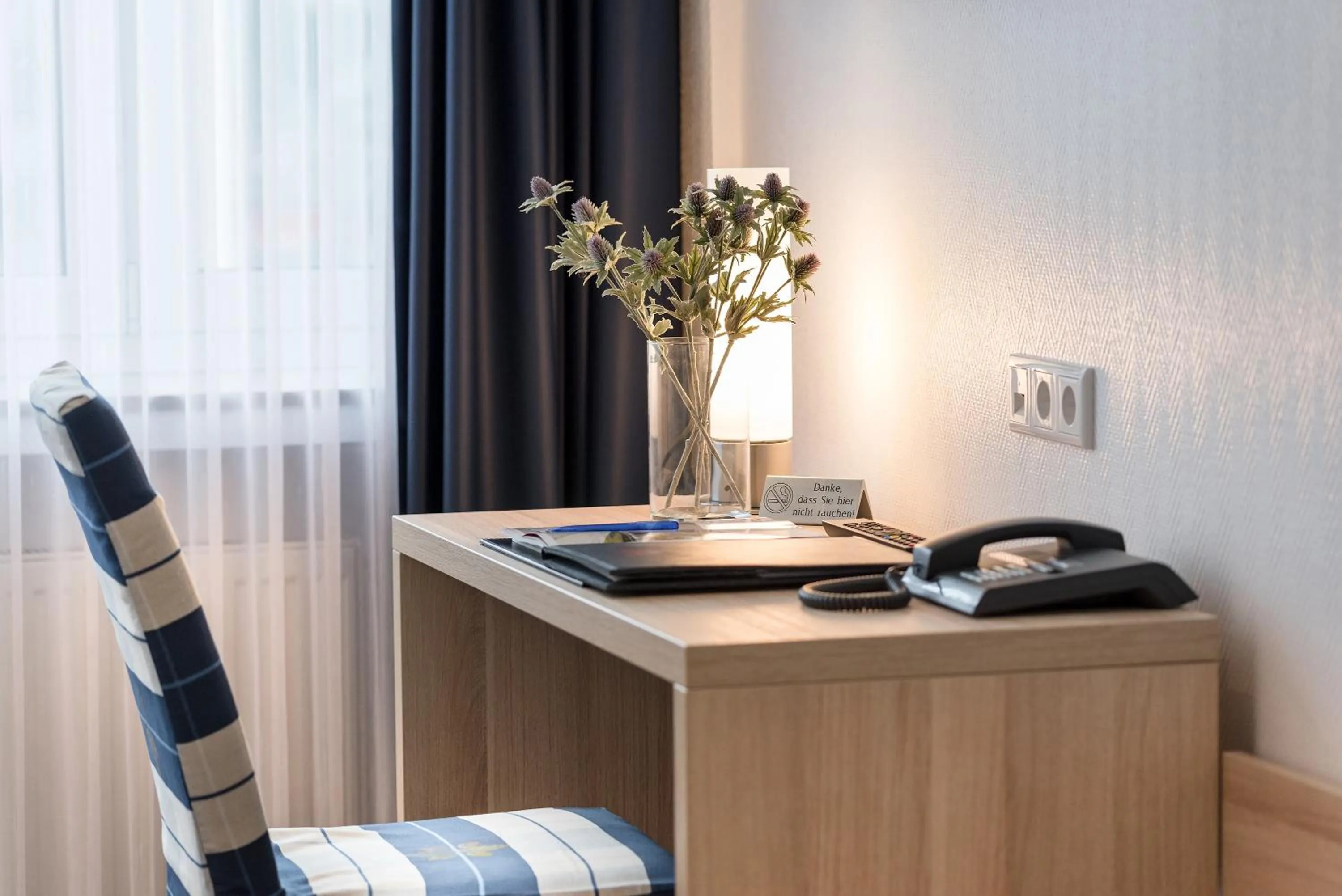 Seating area in Hotel Conti Am Hauptbahnhof