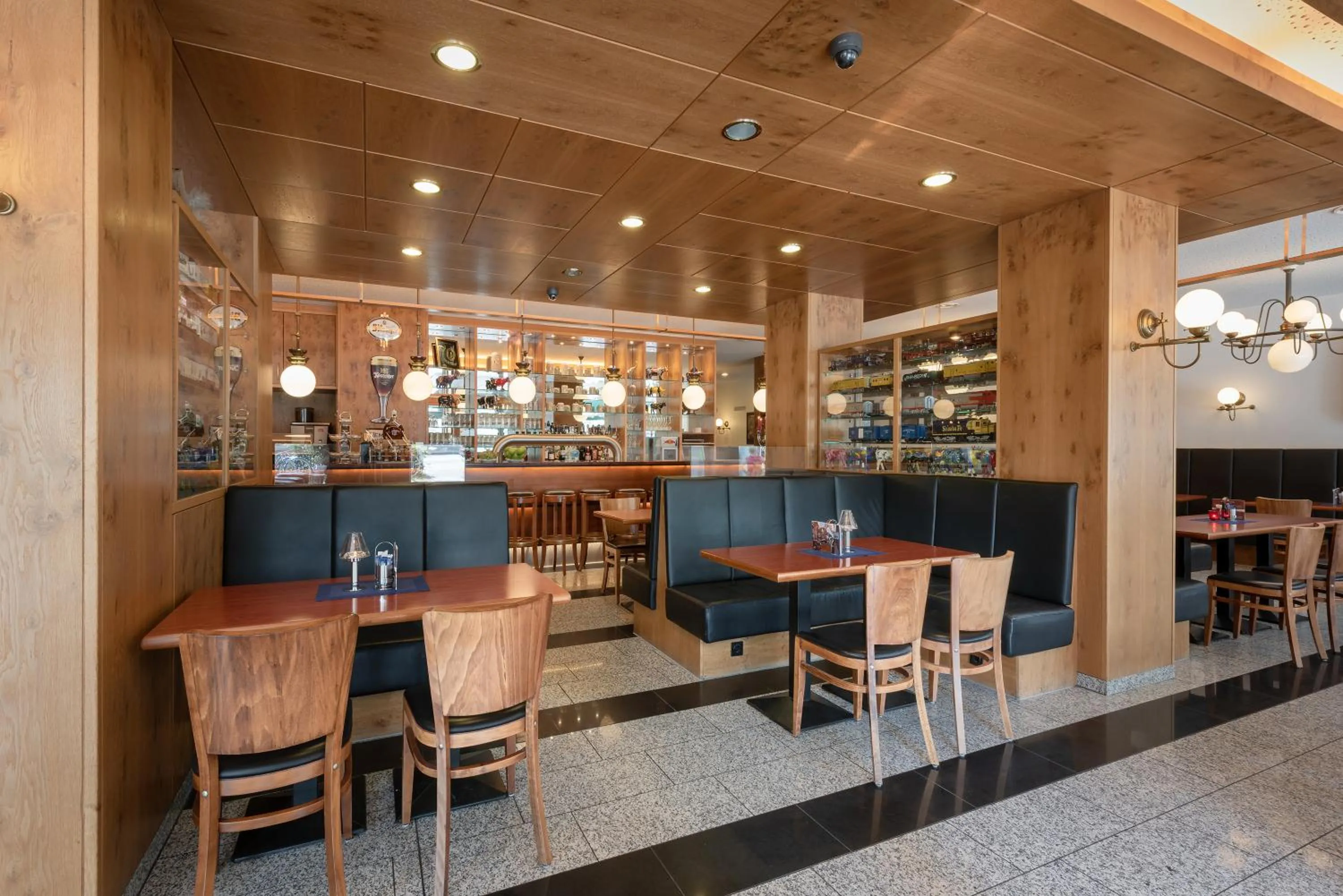 Kitchen or kitchenette in Hotel Conti Am Hauptbahnhof