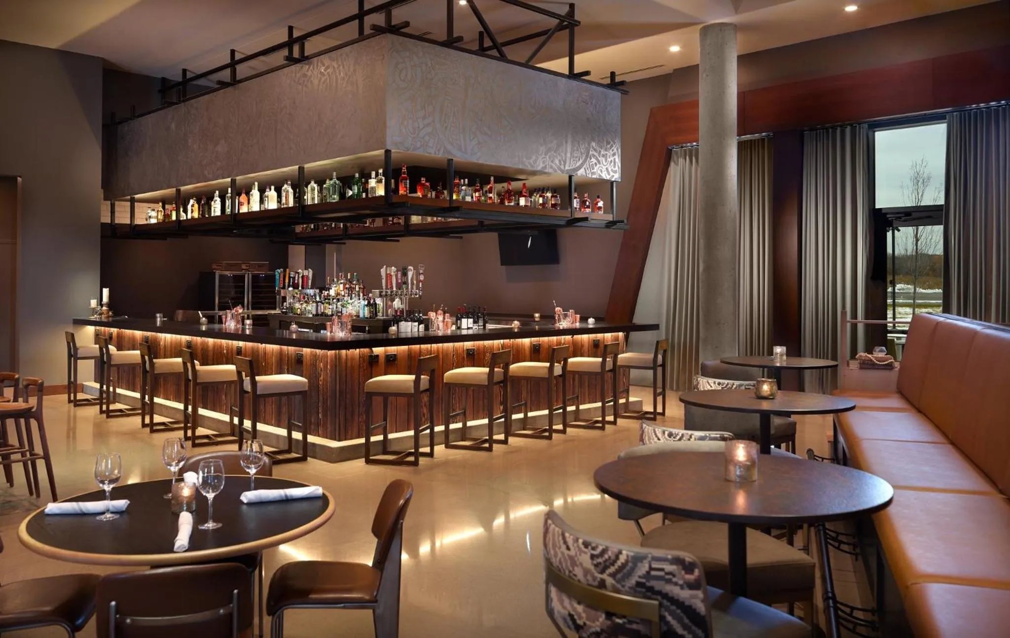 Restaurant/places to eat in Omni Viking Lakes