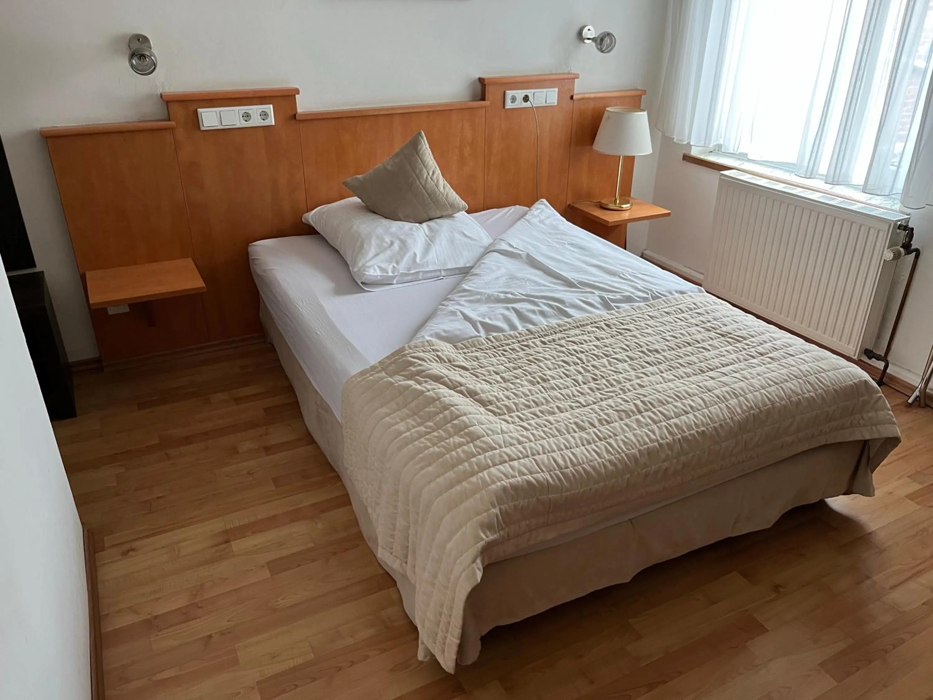 Queen Room in Hotel Elsen