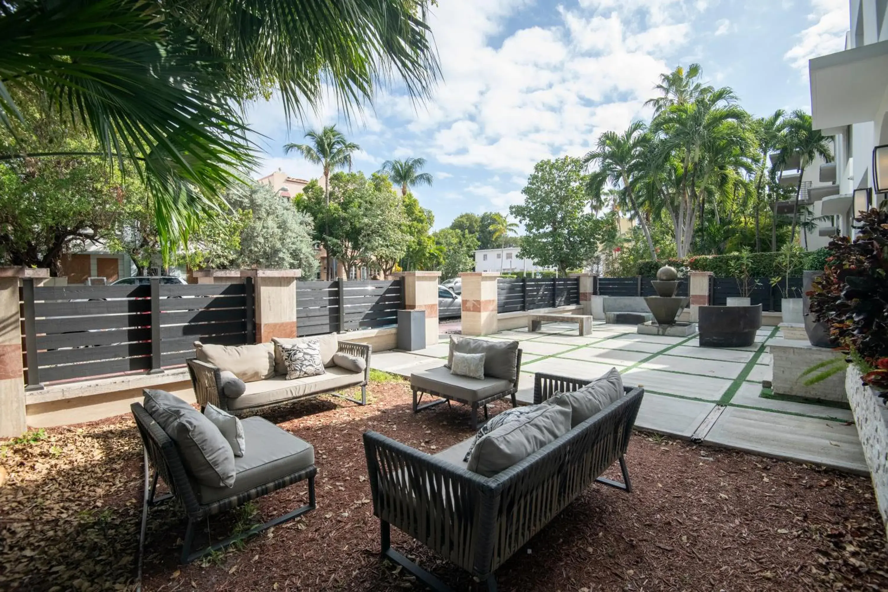 Lobby or reception in Renzzi On The Beach Lobby or reception in Renzzi On The Beach