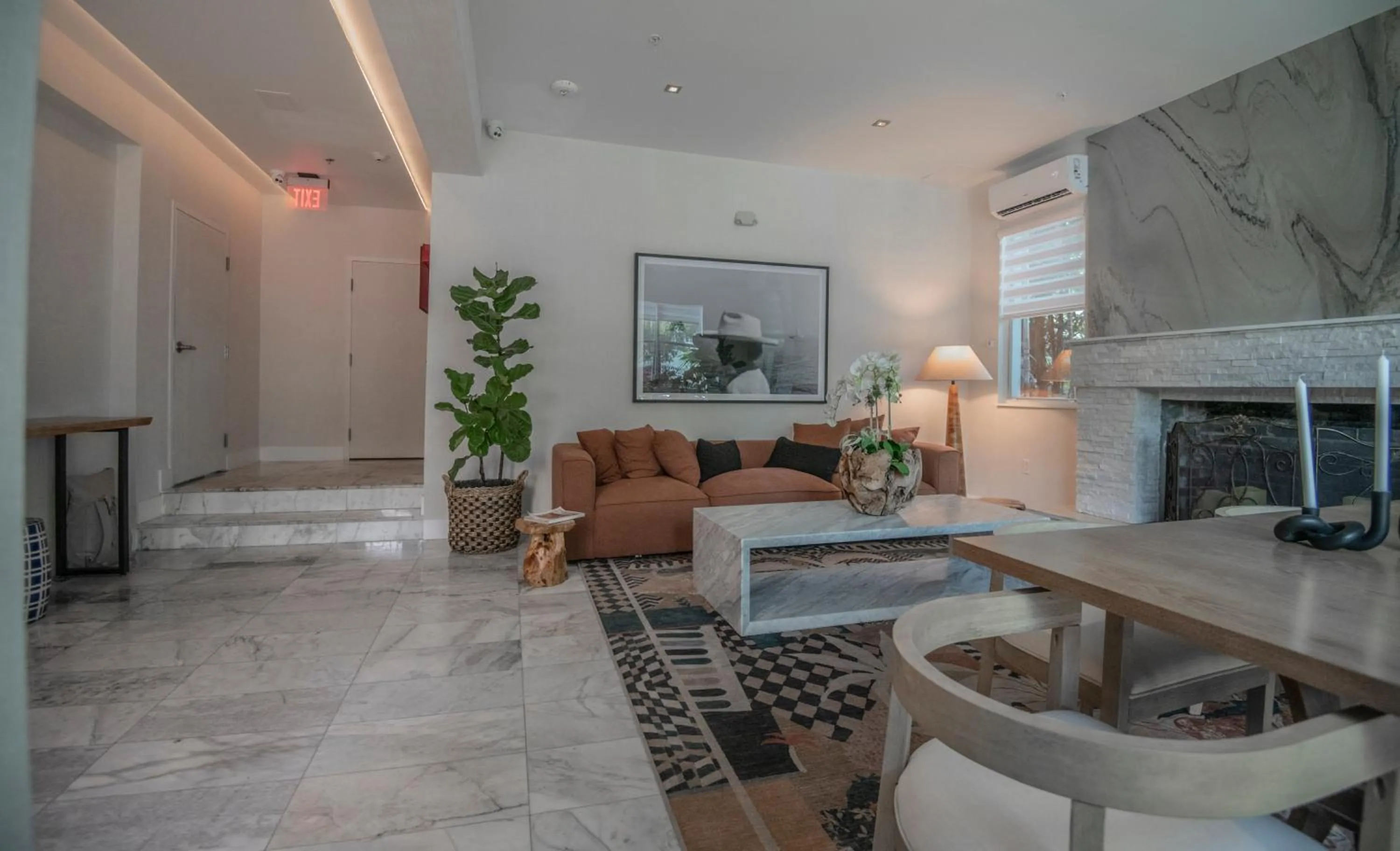 Lobby or reception in Renzzi On The Beach