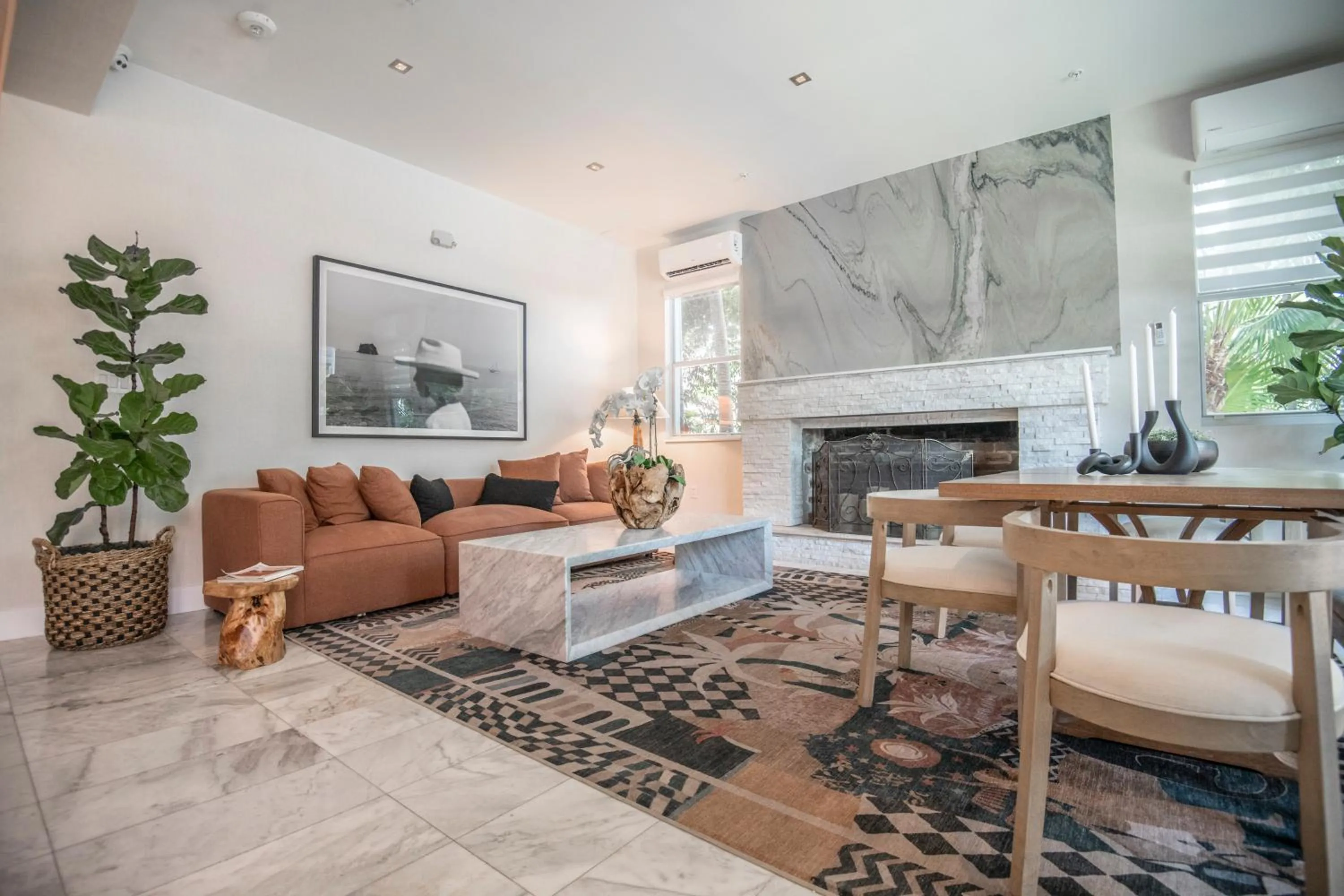 Lobby or reception in Renzzi On The Beach