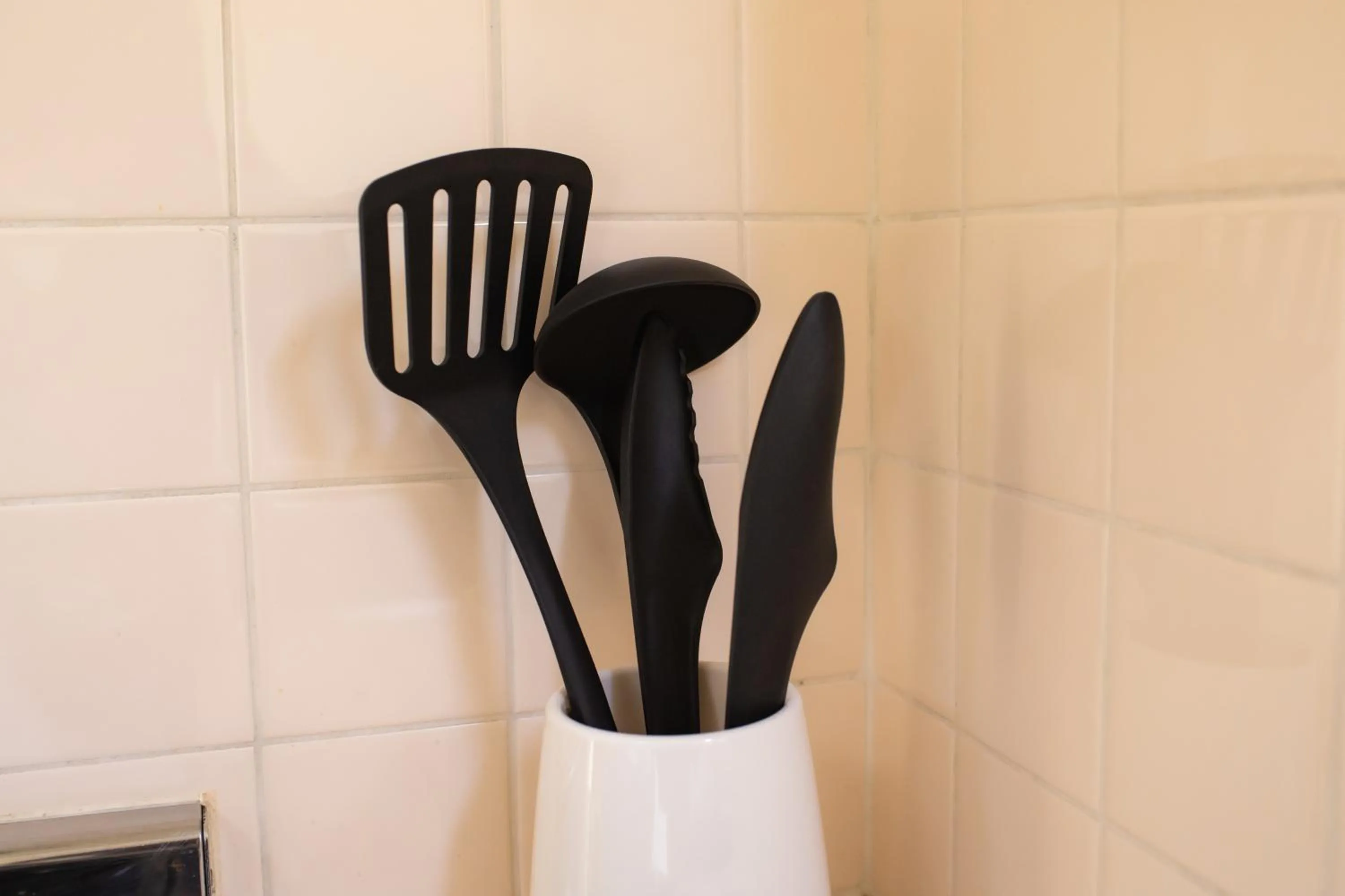 Yoyogi Apartment 2-401 by Tranova