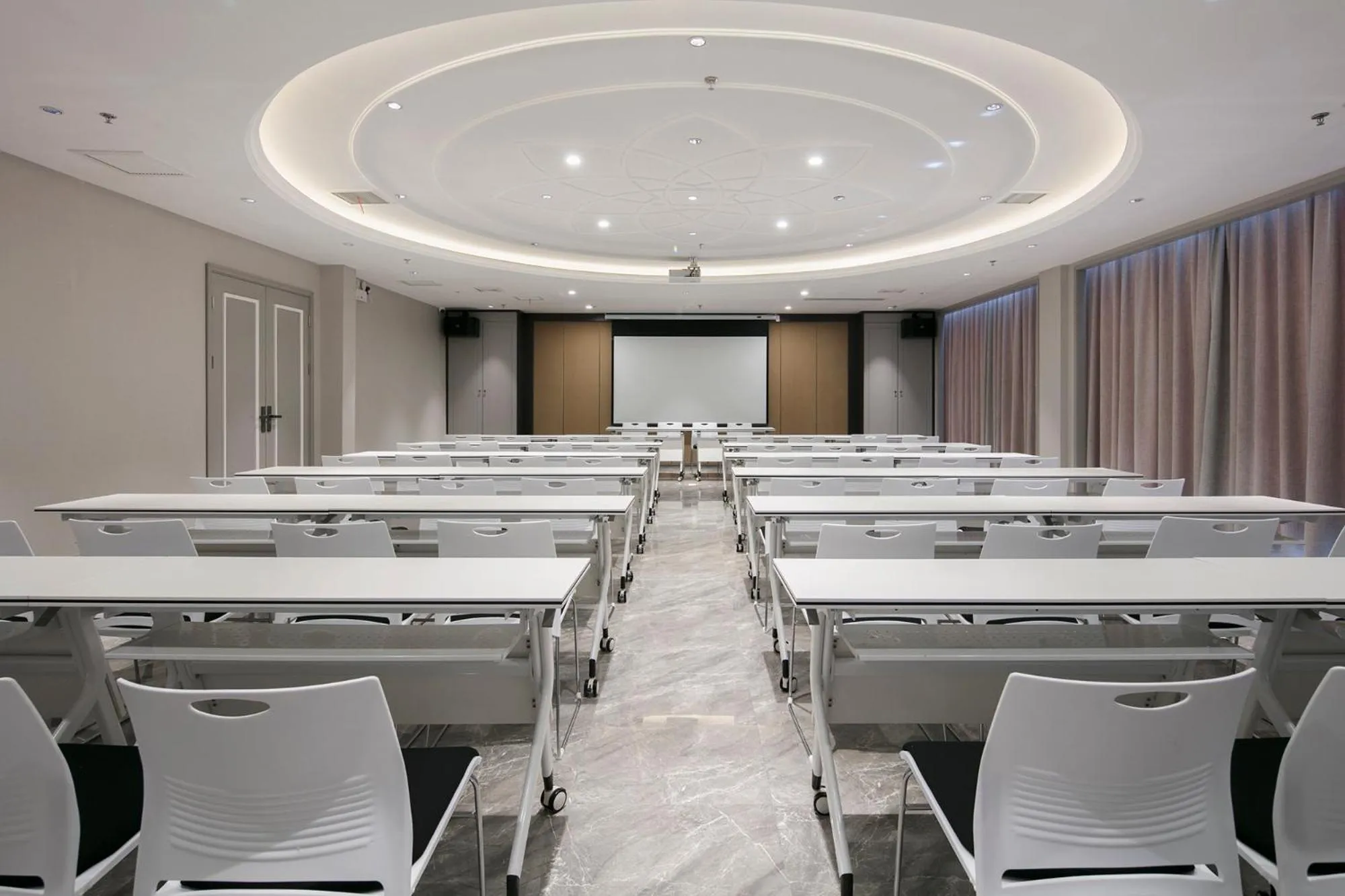 Meeting/conference room in Mercure Kaifeng North