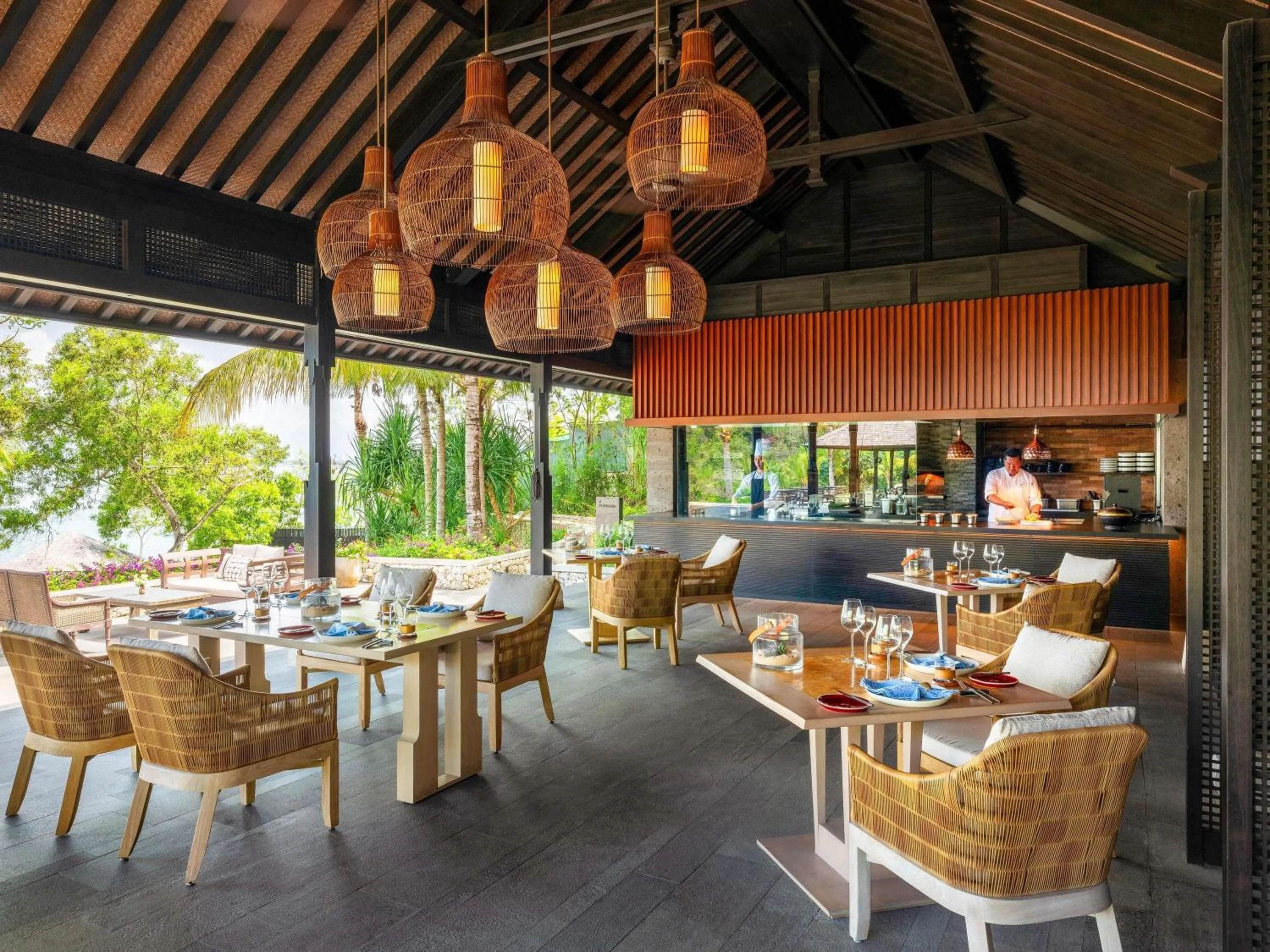 Restaurant/places to eat in Raffles Bali