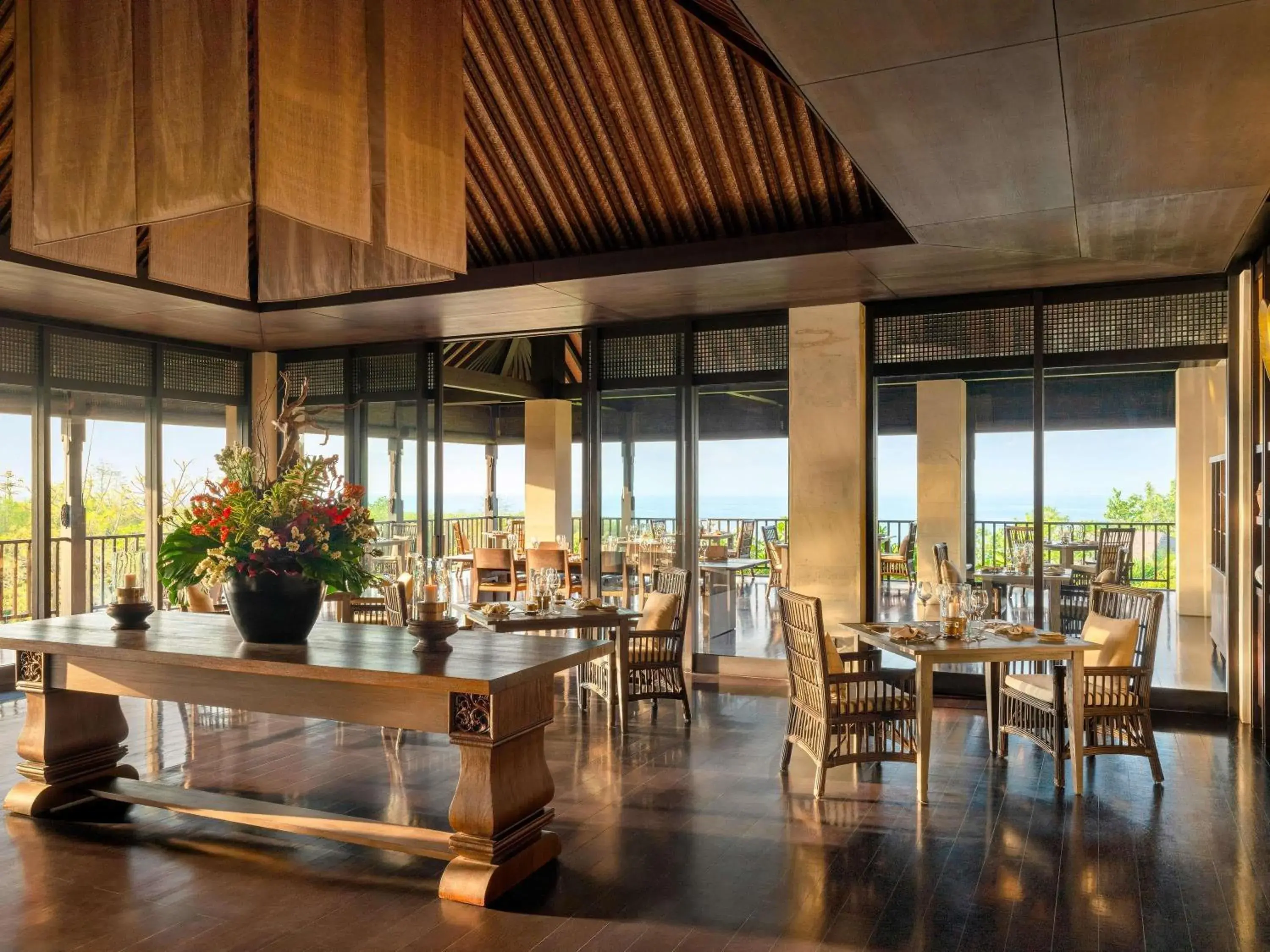 Restaurant/places to eat in Raffles Bali Restaurant/places to eat in Raffles Bali