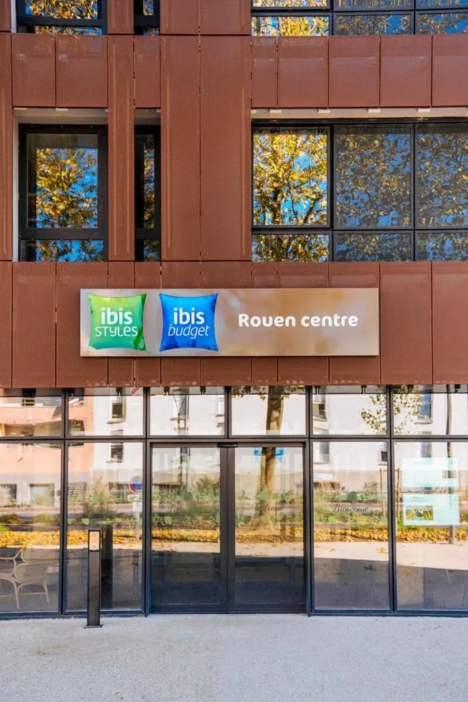 Facade/entrance in Ibis Styles Rouen Centre Rive Gauche