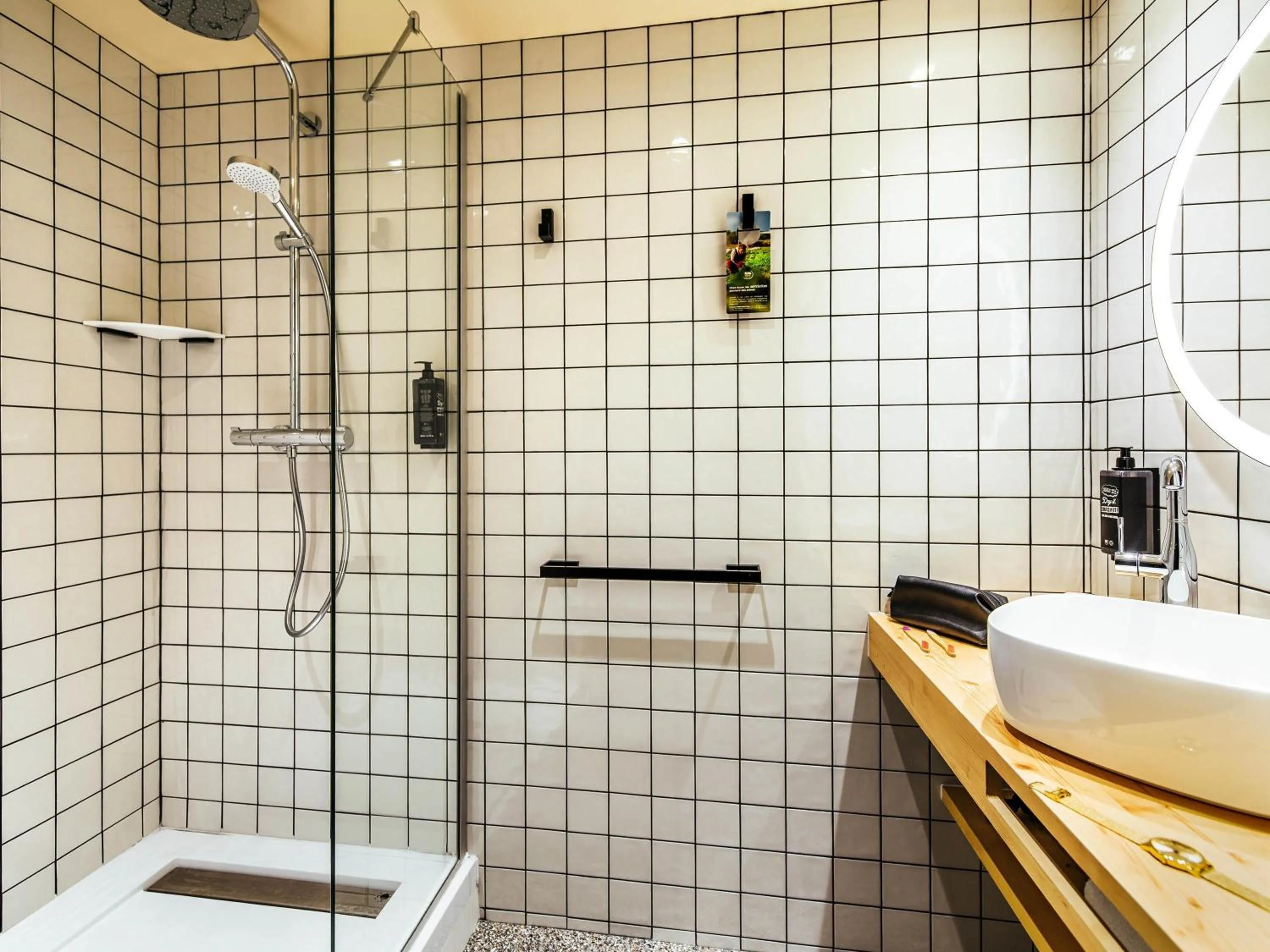 Bedroom in Ibis Styles Rouen Centre Rive Gauche