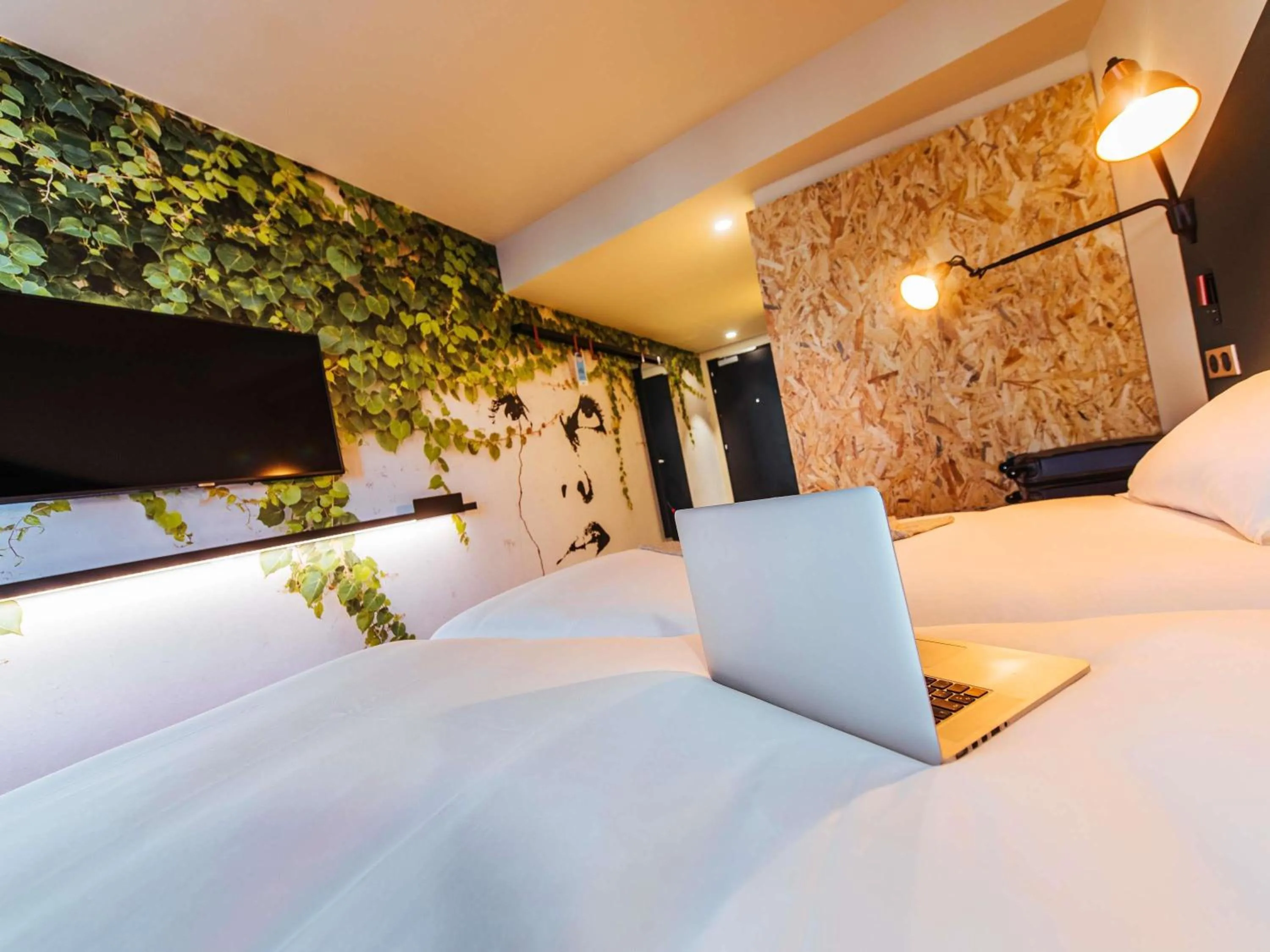 Property building, Bed in Ibis Styles Rouen Centre Rive Gauche