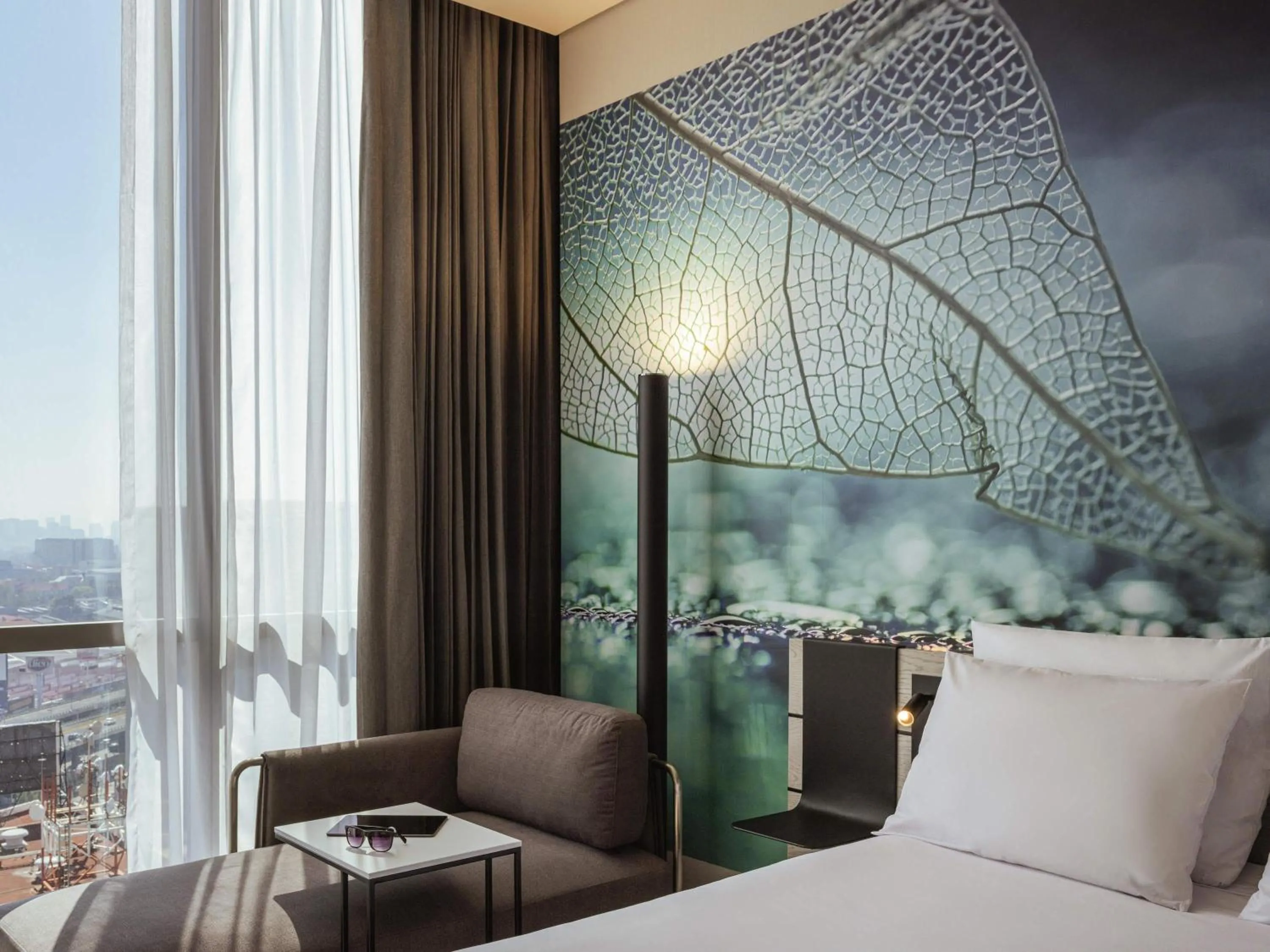 Bedroom, Bed in Novotel Mexico City Toreo