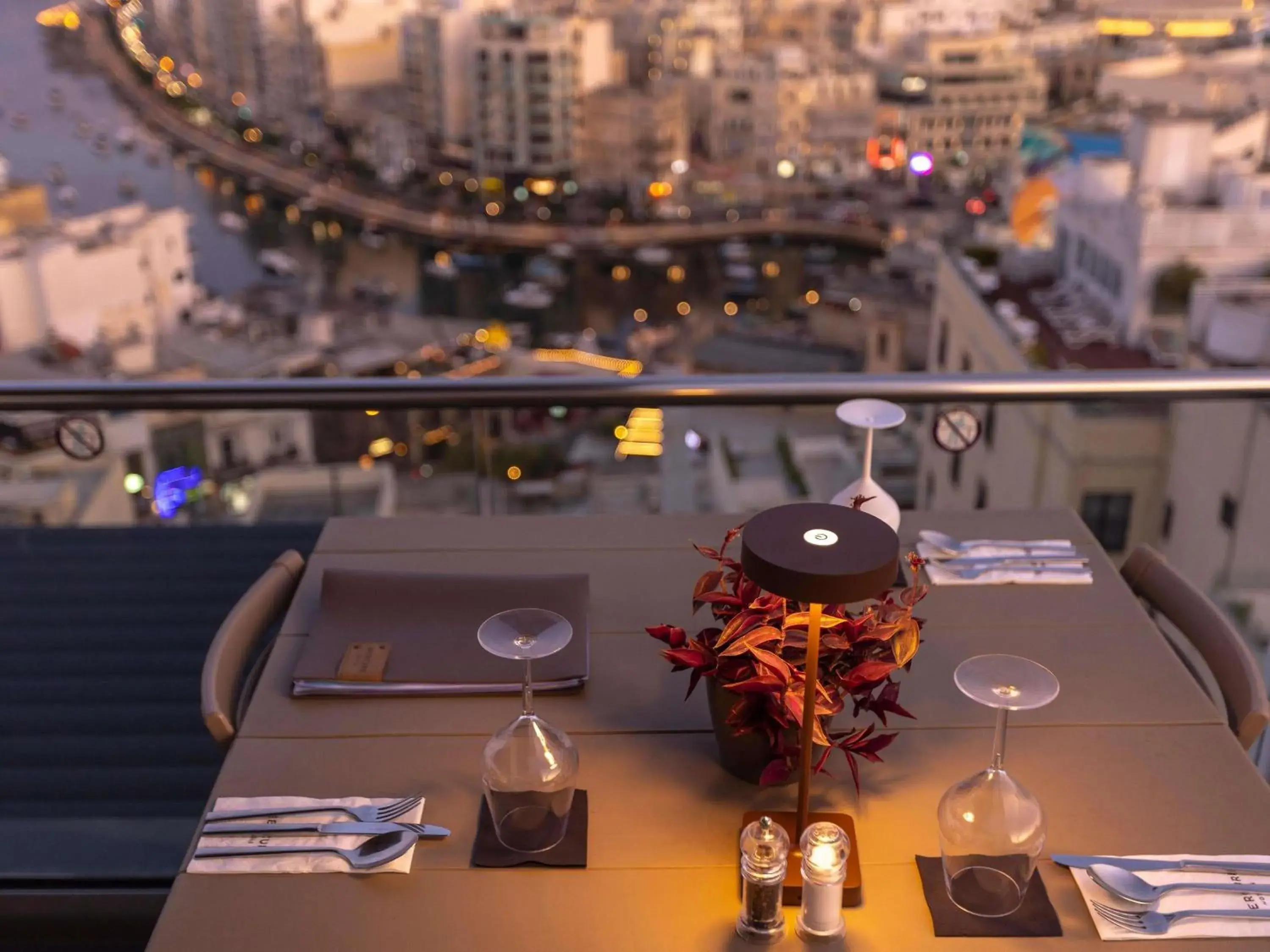 Restaurant/places to eat in Mercure St. Julian's Malta Restaurant/places to eat in Mercure St. Julian's Malta