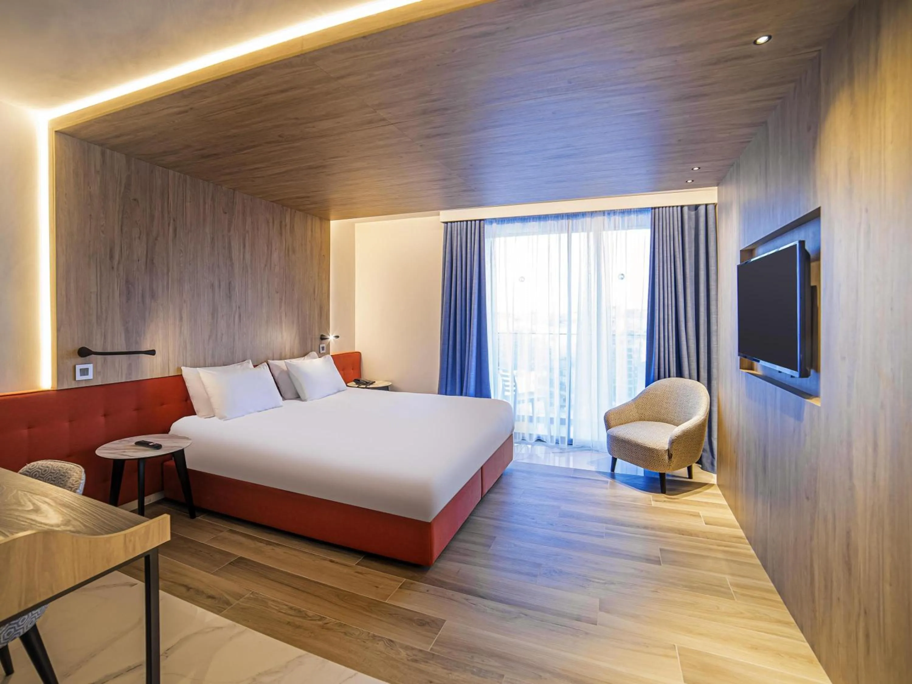 Bedroom, Bed in Mercure St. Julian's Malta