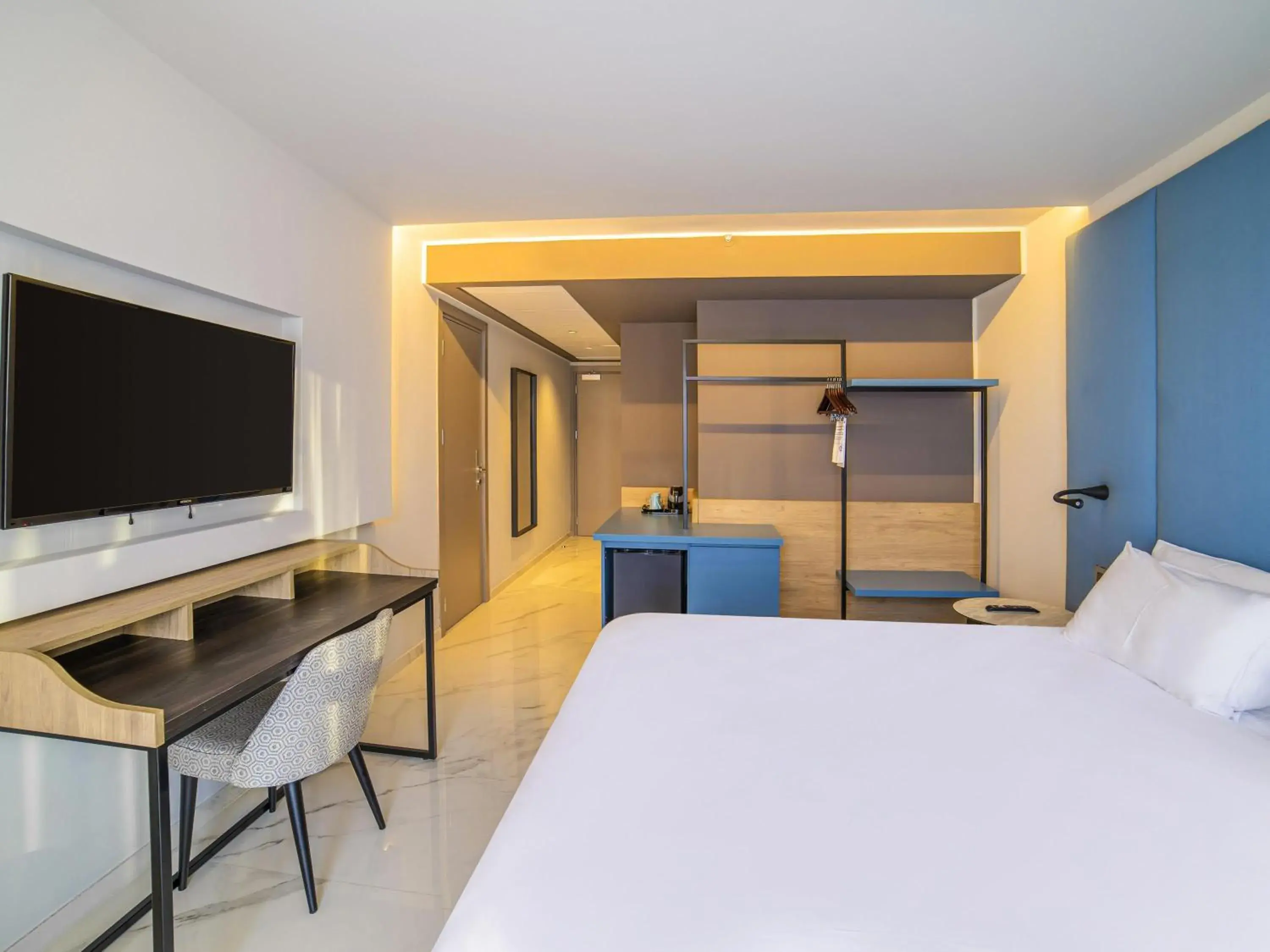 Bedroom, Bed in Mercure St. Julian's Malta Bedroom, Bed in Mercure St. Julian's Malta