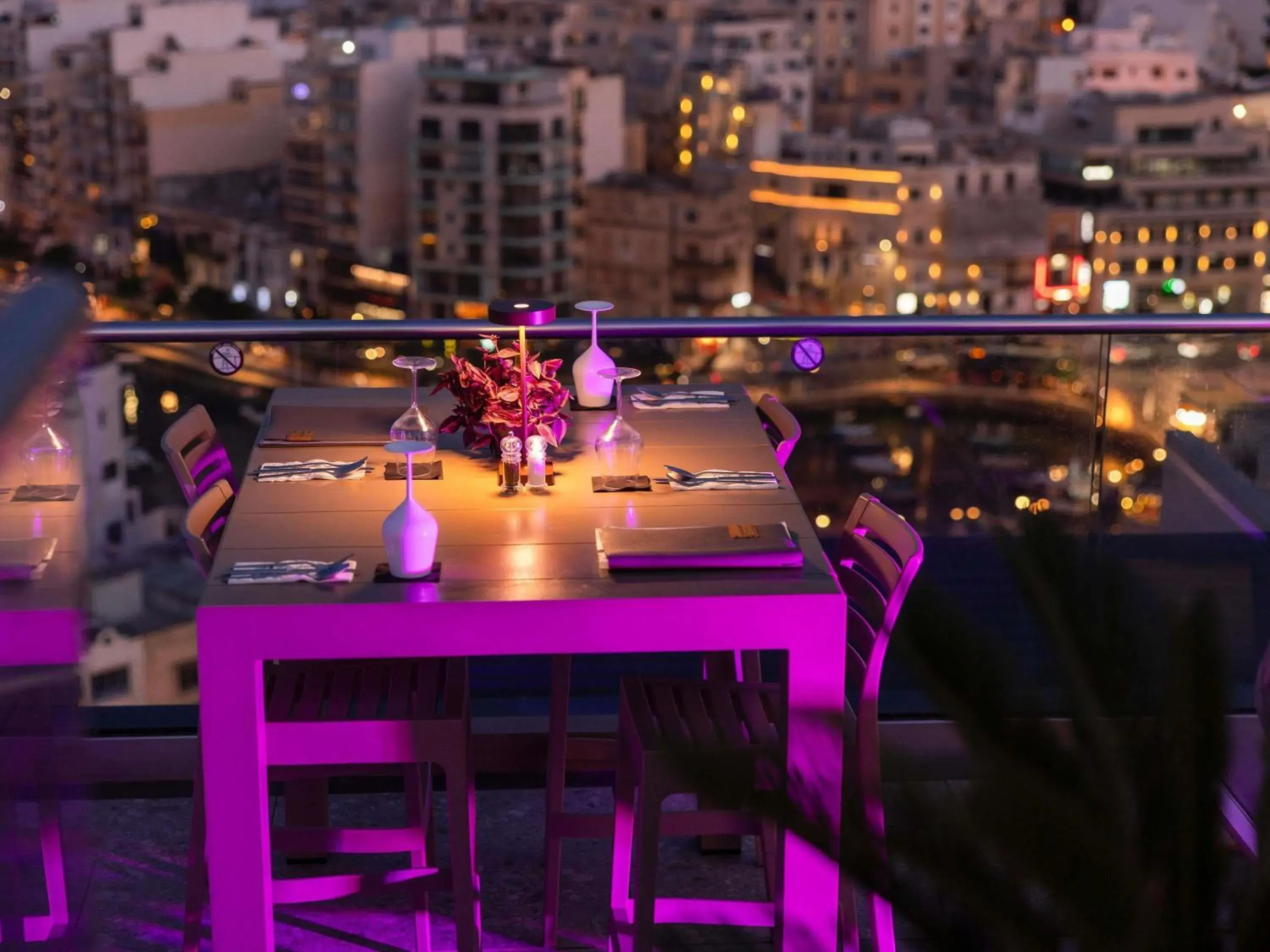 Restaurant/places to eat in Mercure St. Julian's Malta Restaurant/places to eat in Mercure St. Julian's Malta